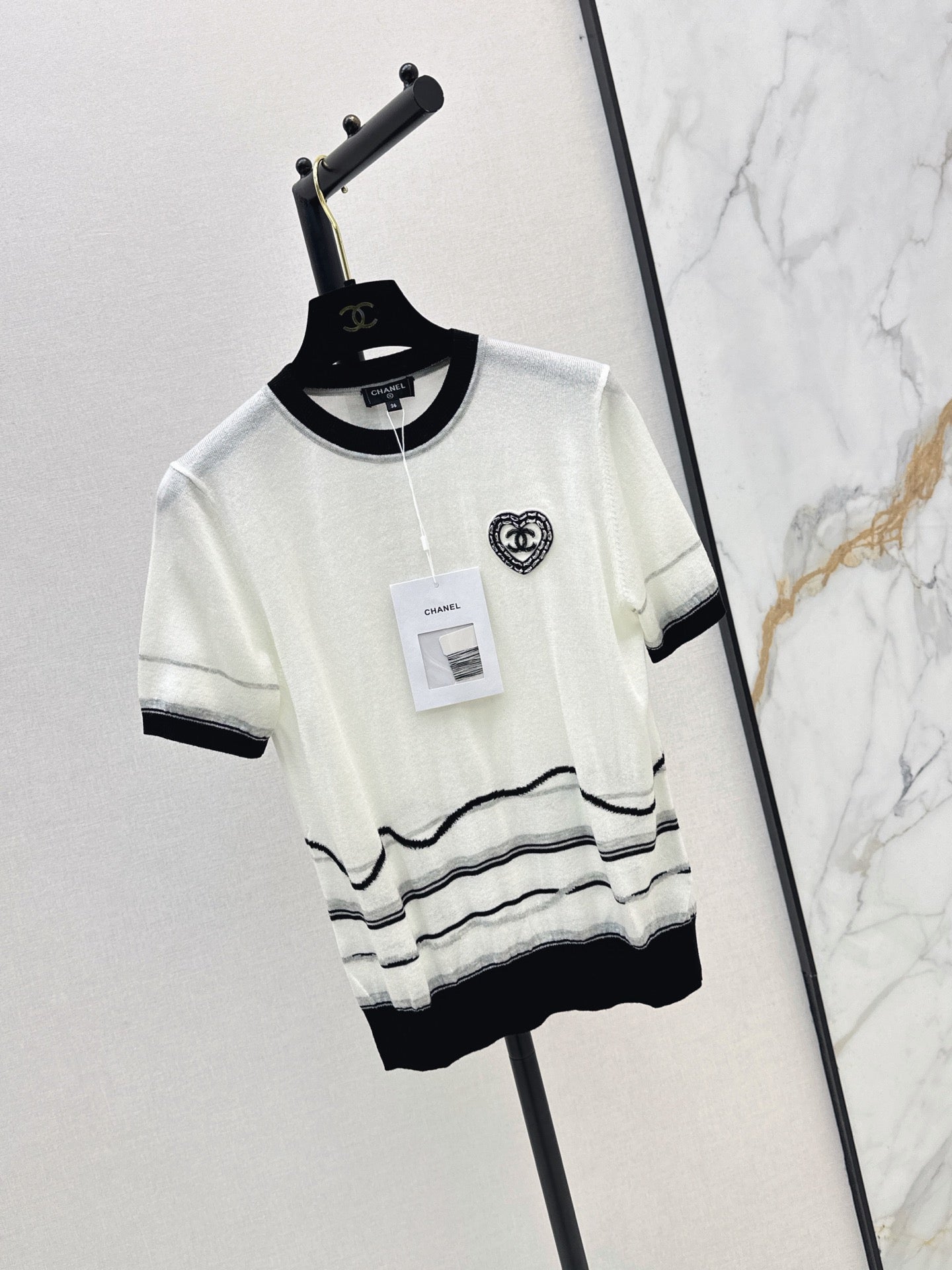 Color-Block Trimmed Crewneck Knit Top