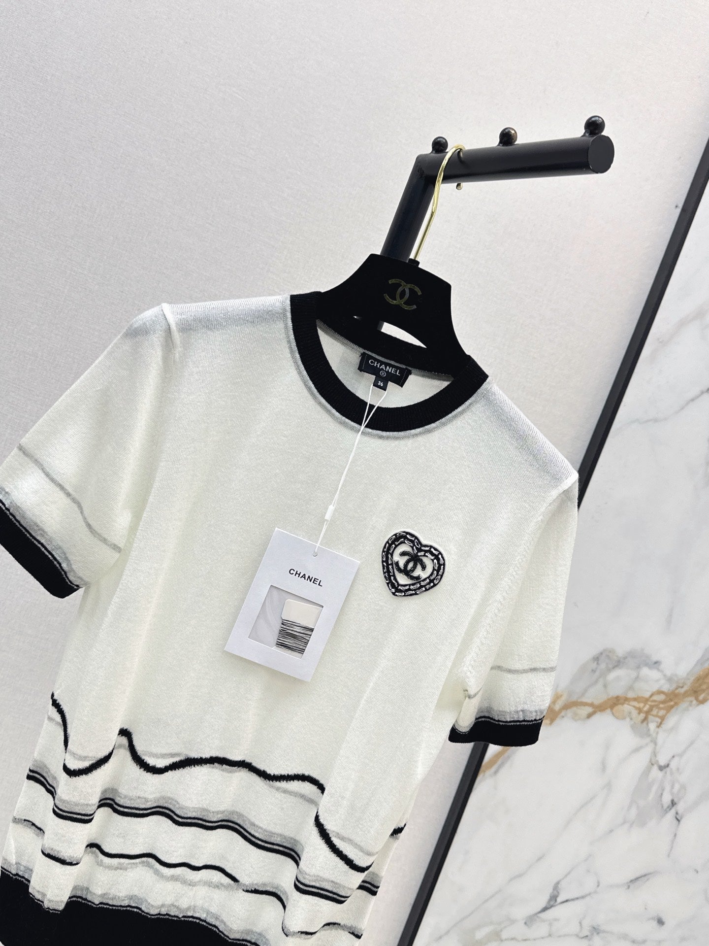 Color-Block Trimmed Crewneck Knit Top