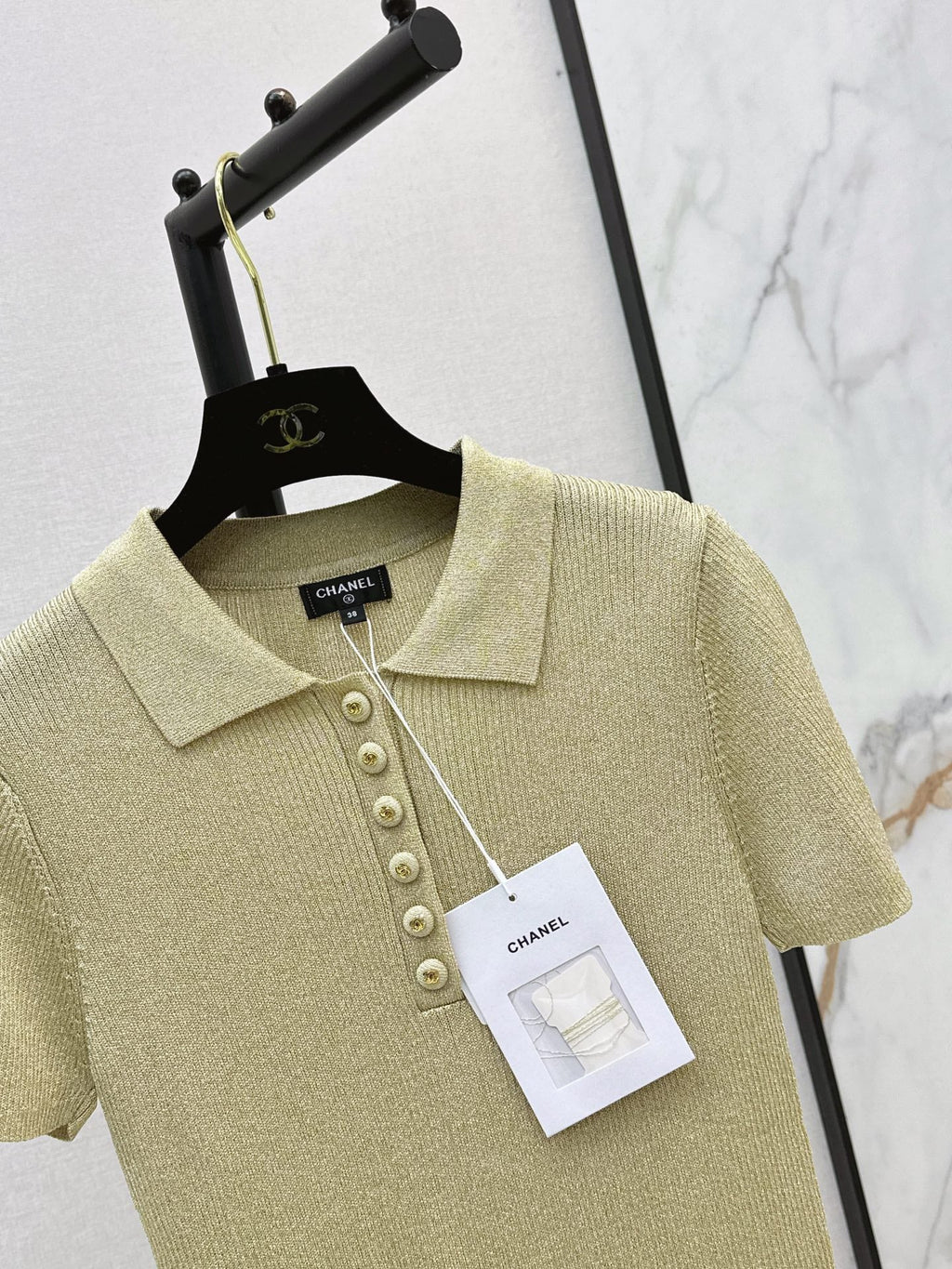 Short-Sleeve Top with Gold Lurex Yarn