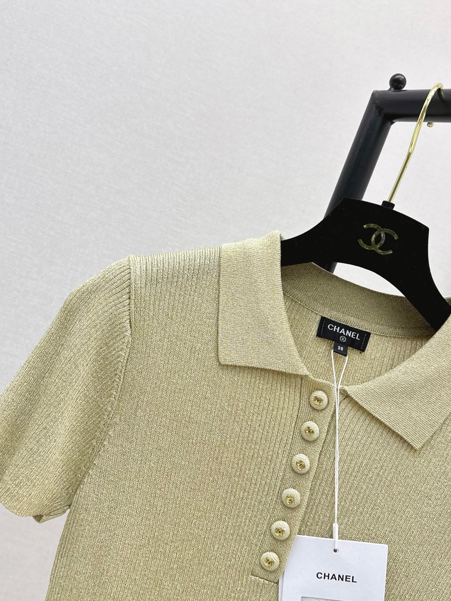 Short-Sleeve Top with Gold Lurex Yarn