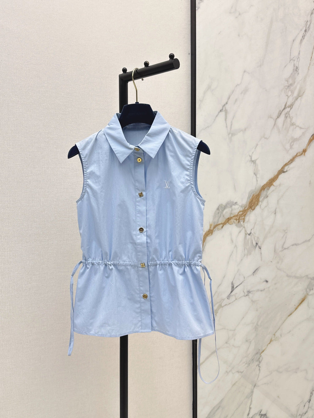 Sleeveless Collared Shirt