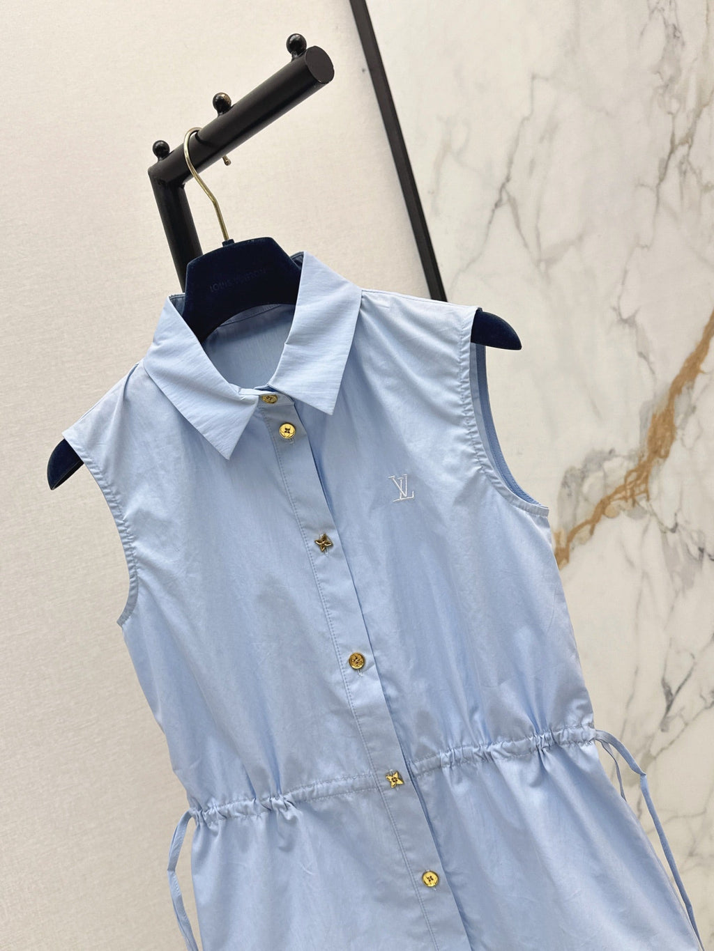 Sleeveless Collared Shirt