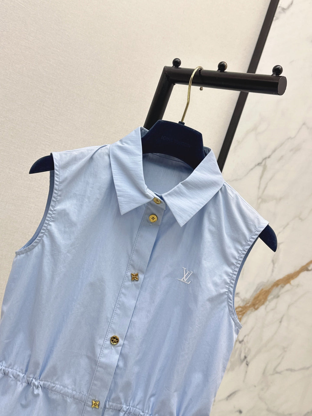 Sleeveless Collared Shirt
