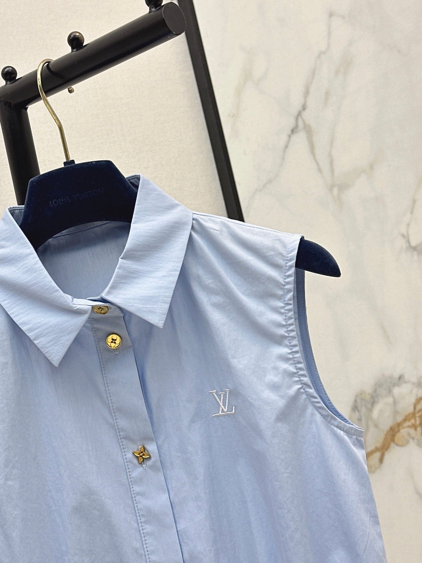 Sleeveless Collared Shirt