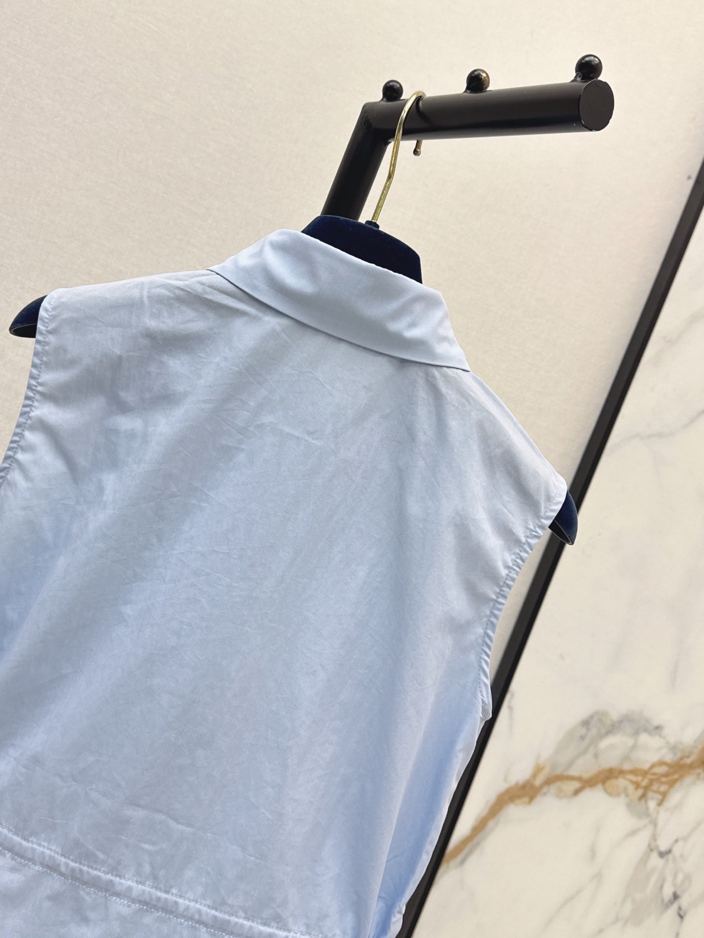Sleeveless Collared Shirt