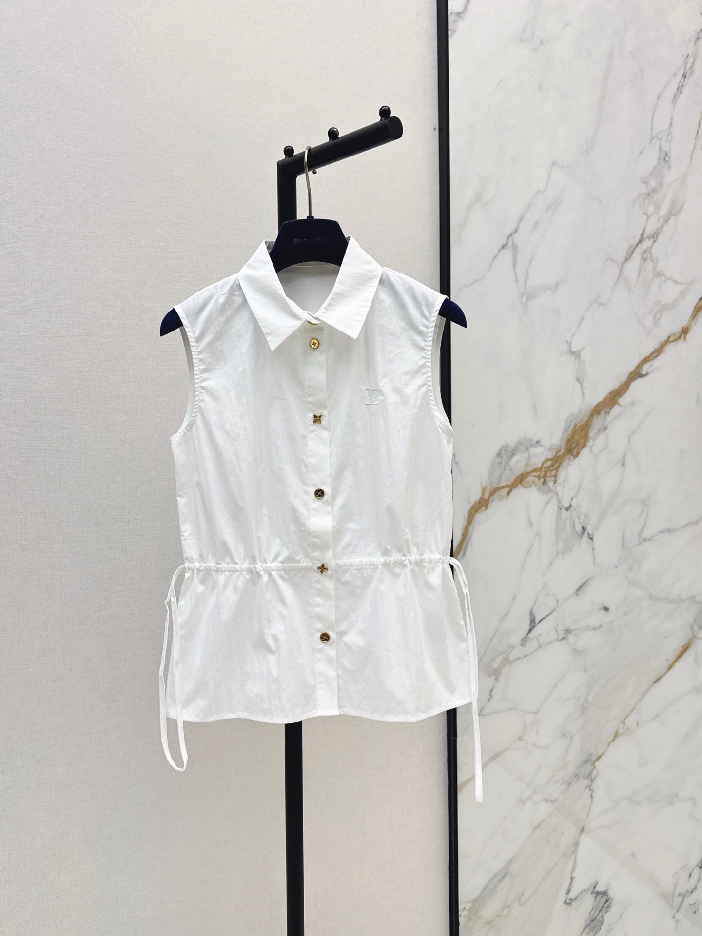 Sleeveless Collared Shirt
