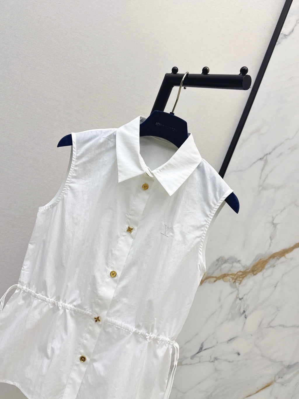 Sleeveless Collared Shirt