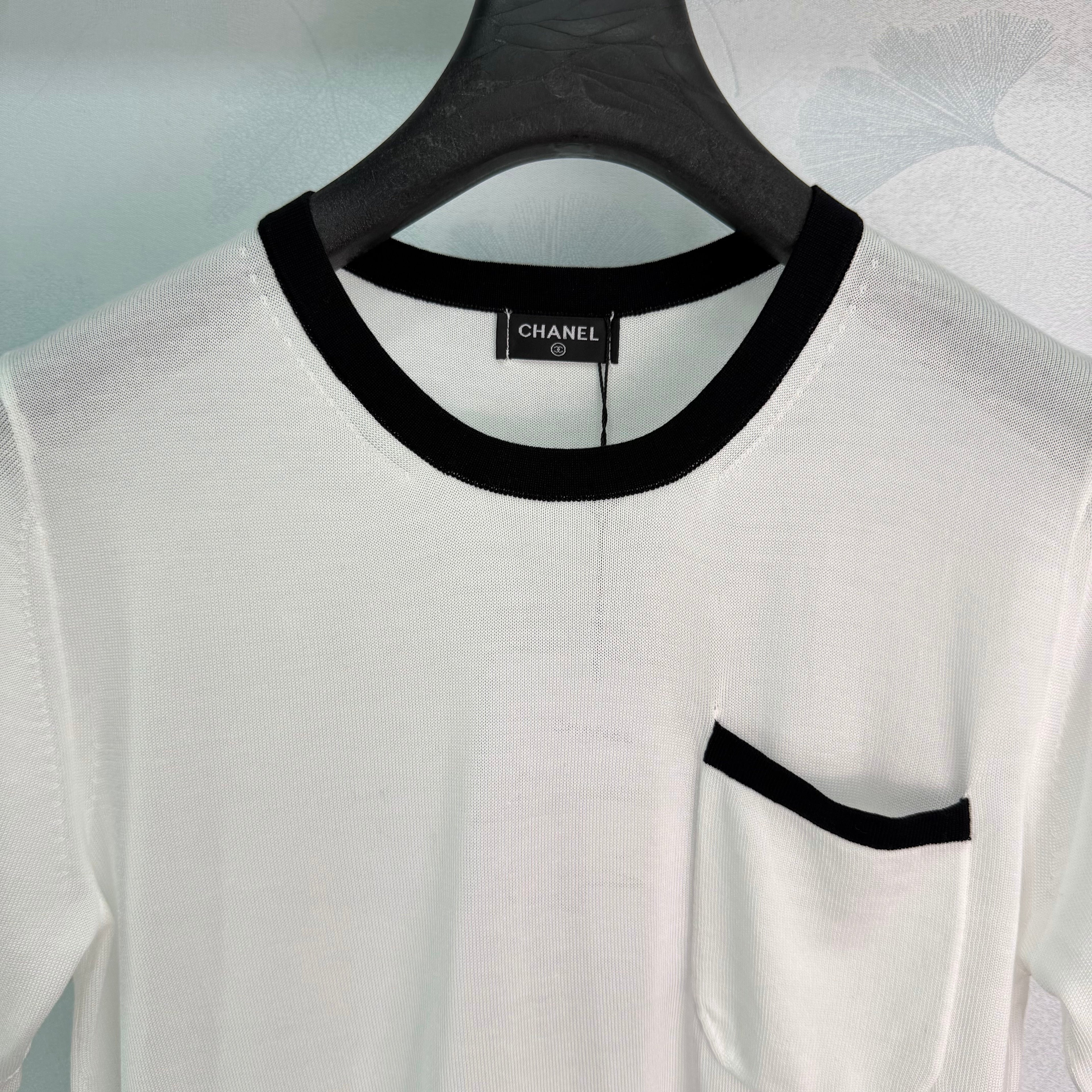 Contrast-Trim Short-Sleeve Top