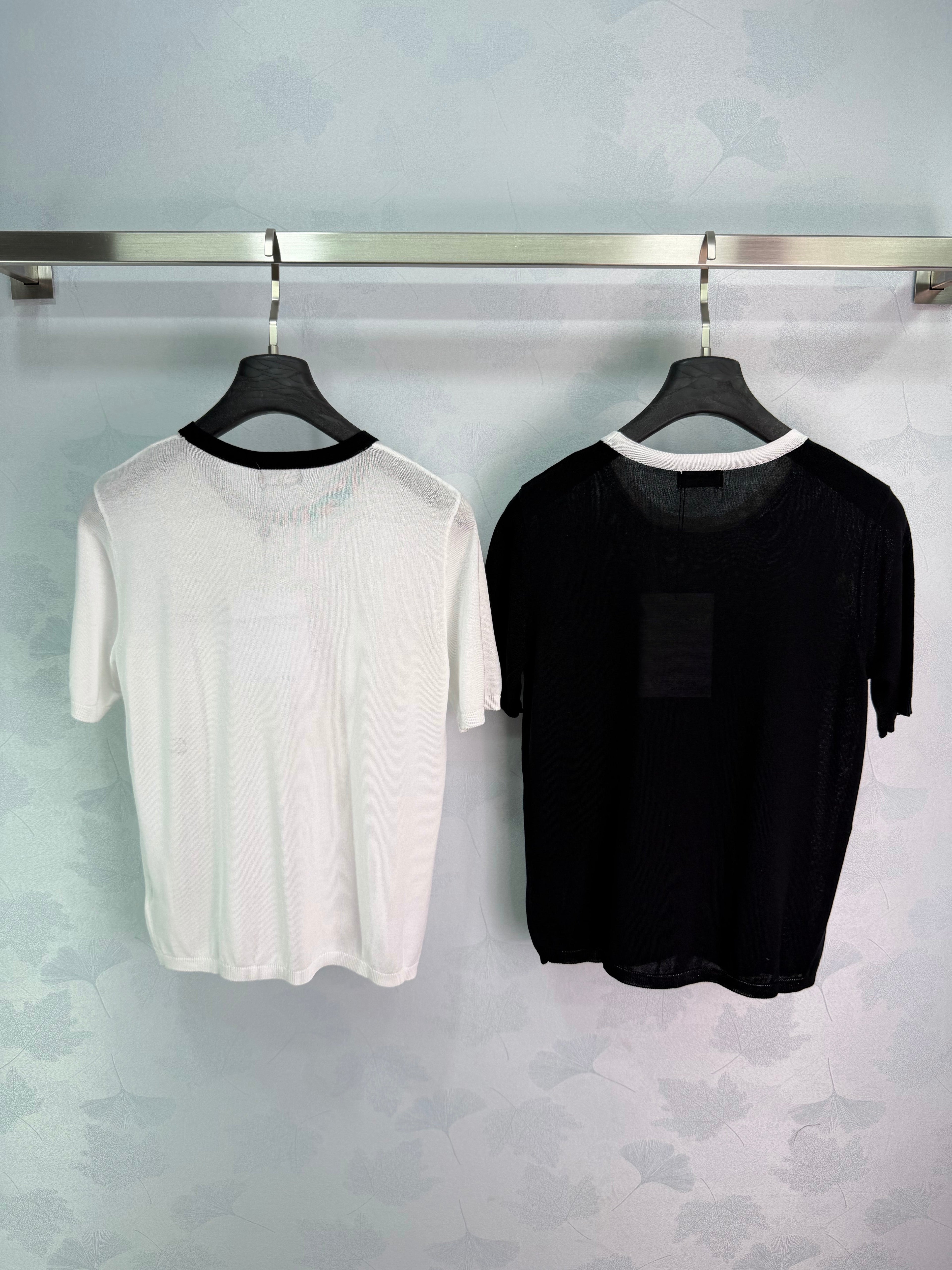 Contrast-Trim Short-Sleeve Top