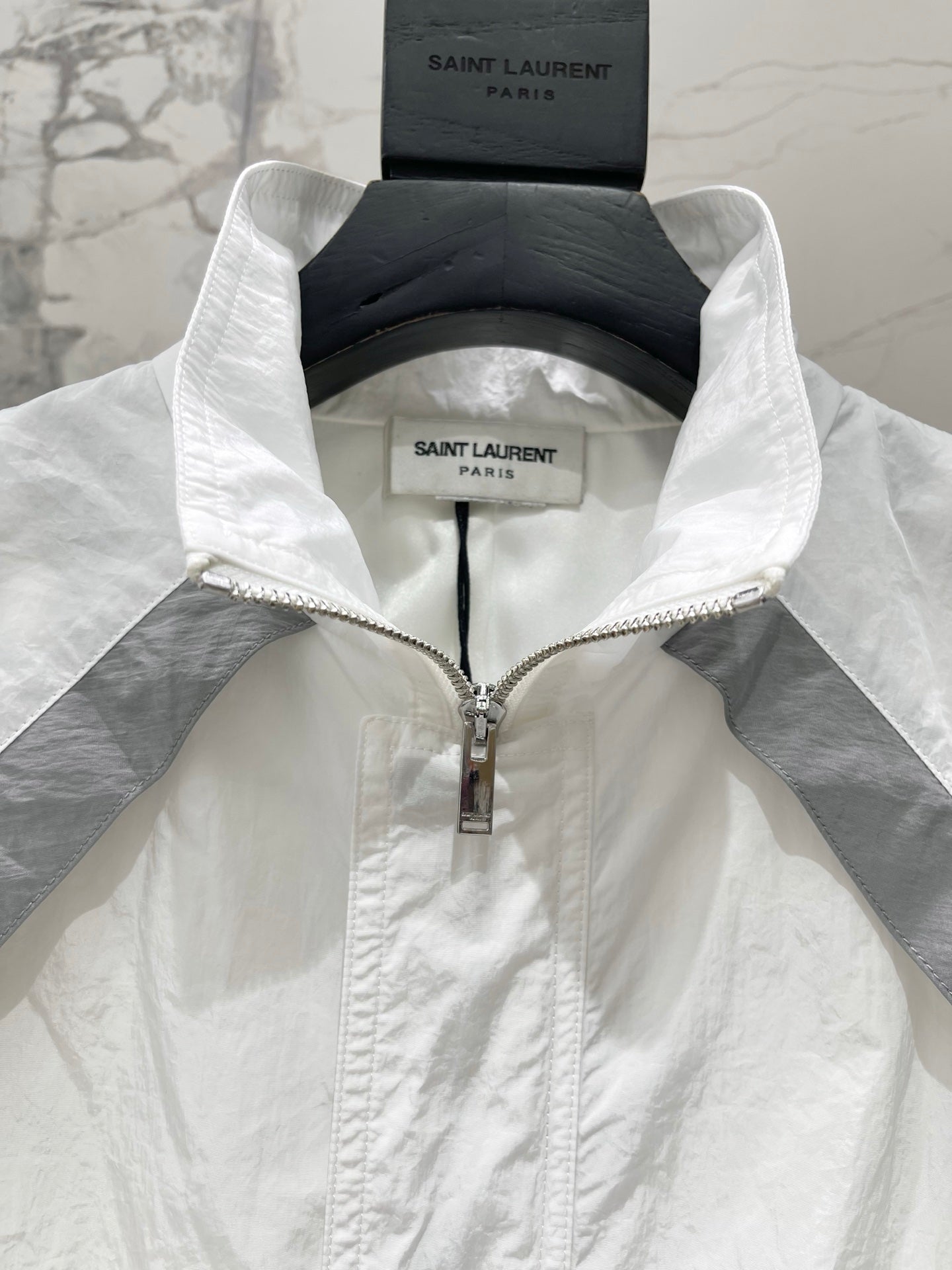 Stand-up Collar Color-Blocked Lightweight Jacket