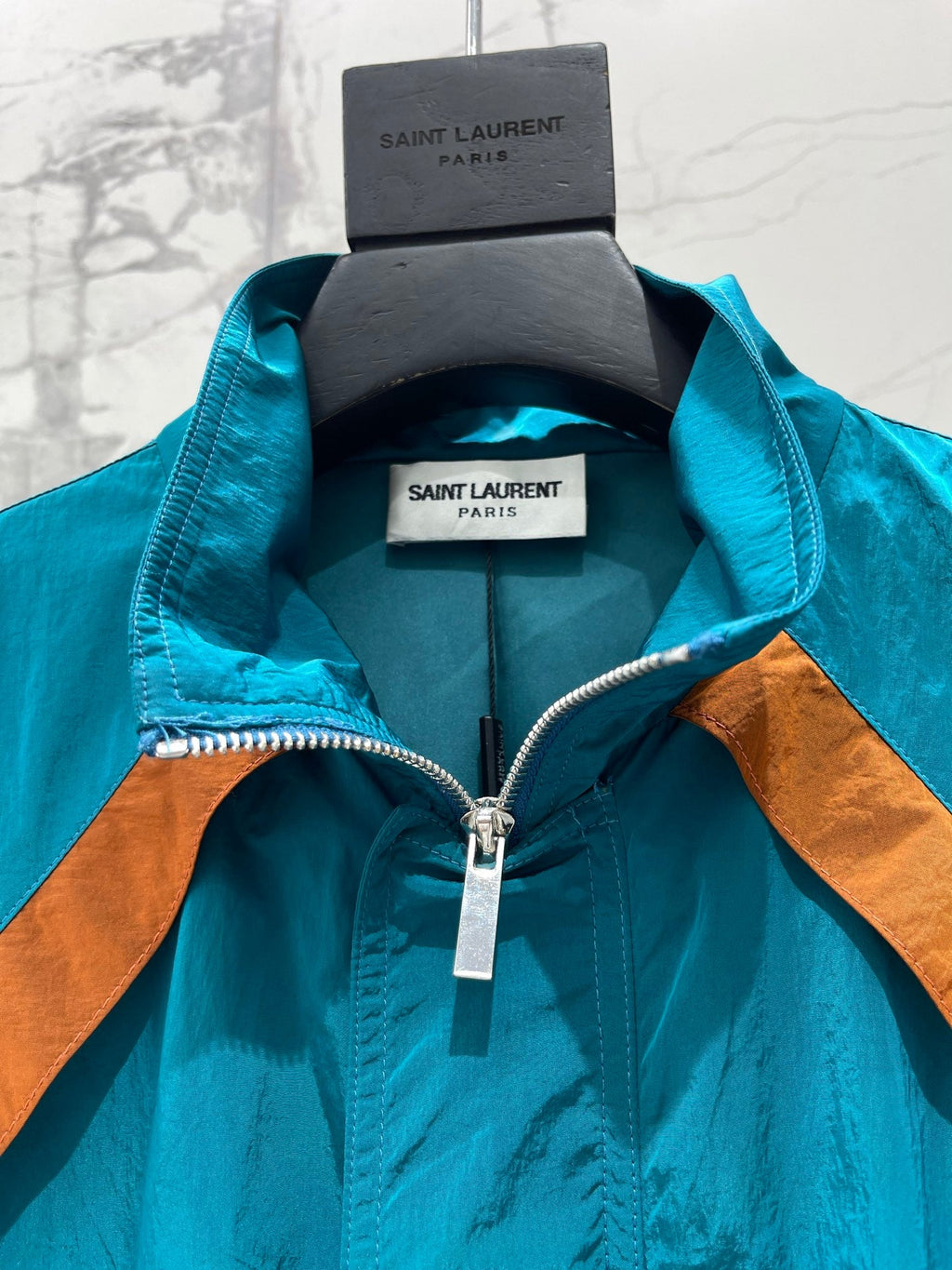 Stand-up Collar Color-Blocked Lightweight Jacket