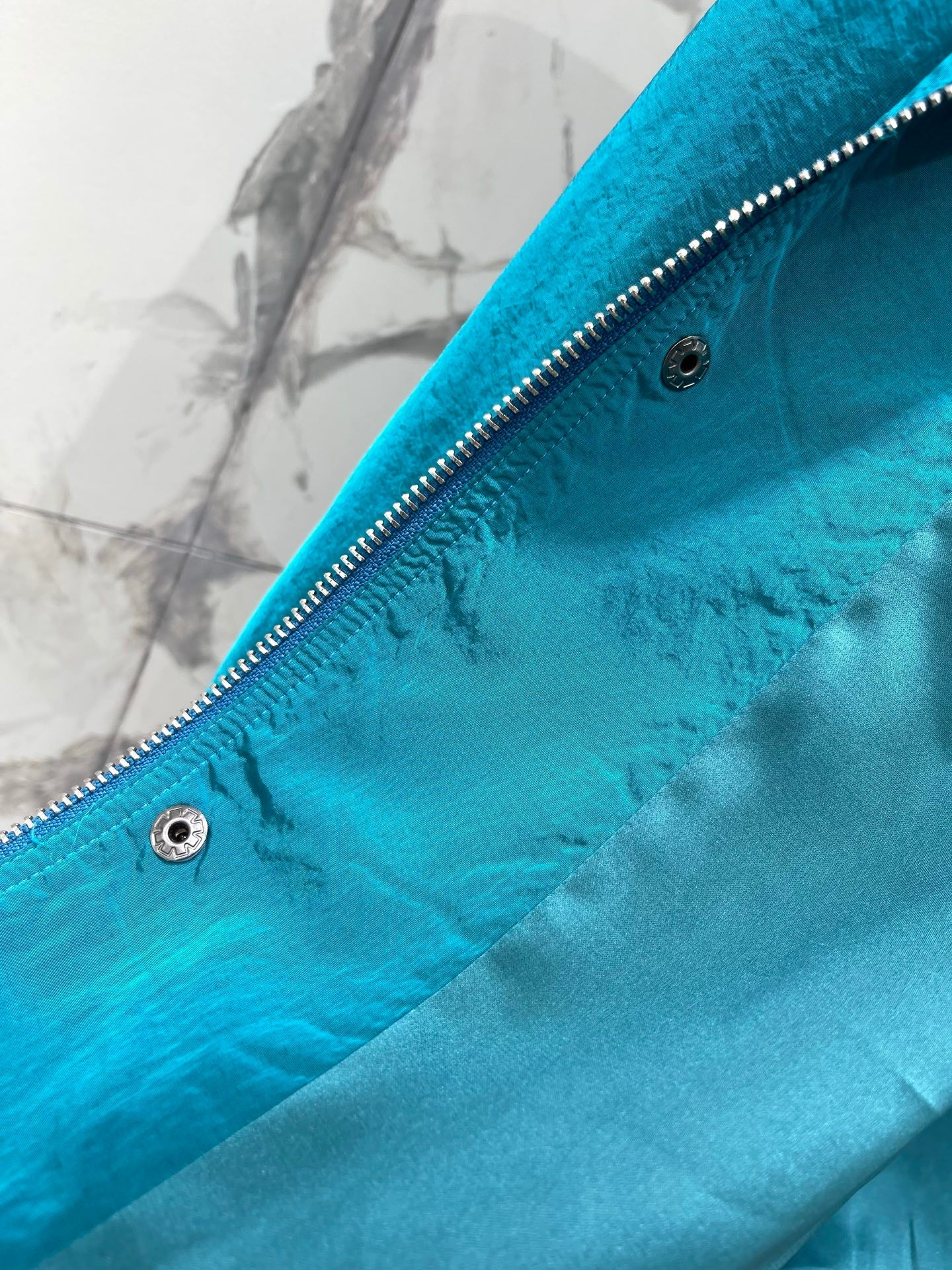 Stand-up Collar Color-Blocked Lightweight Jacket