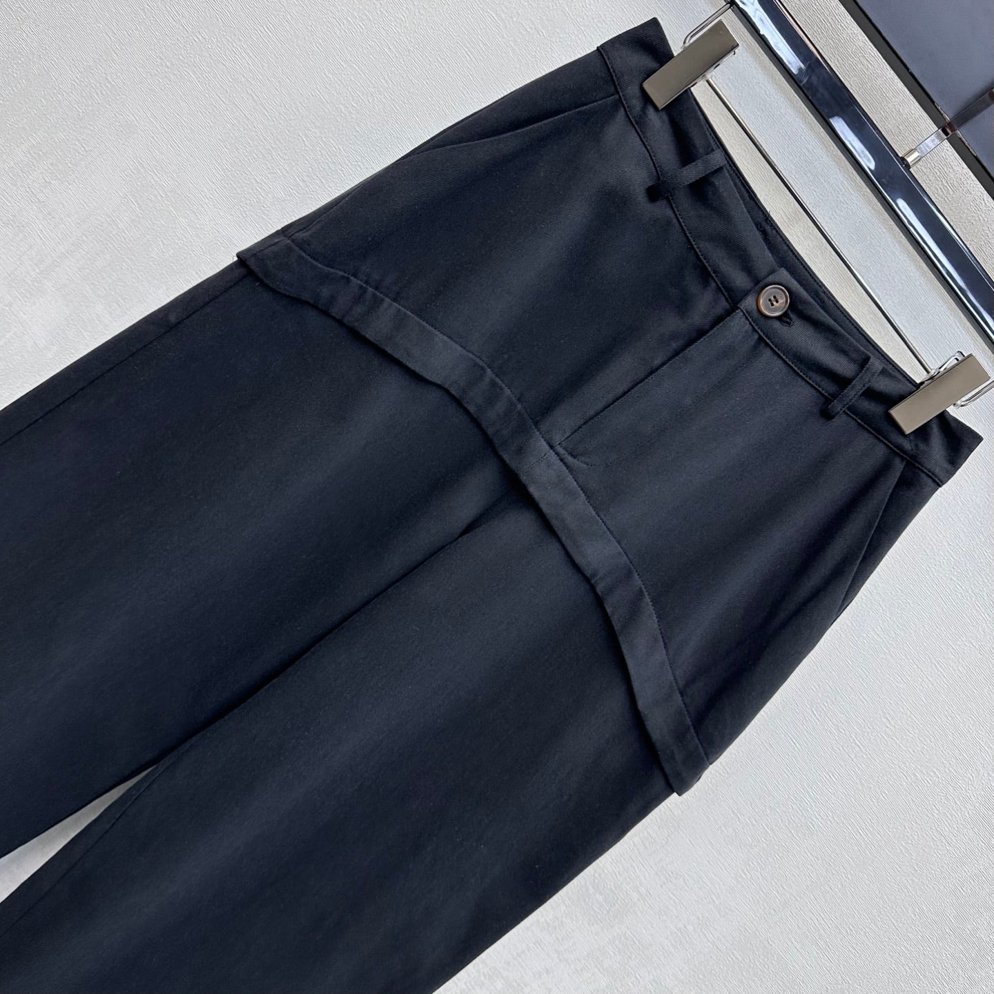 Straight-leg jeans