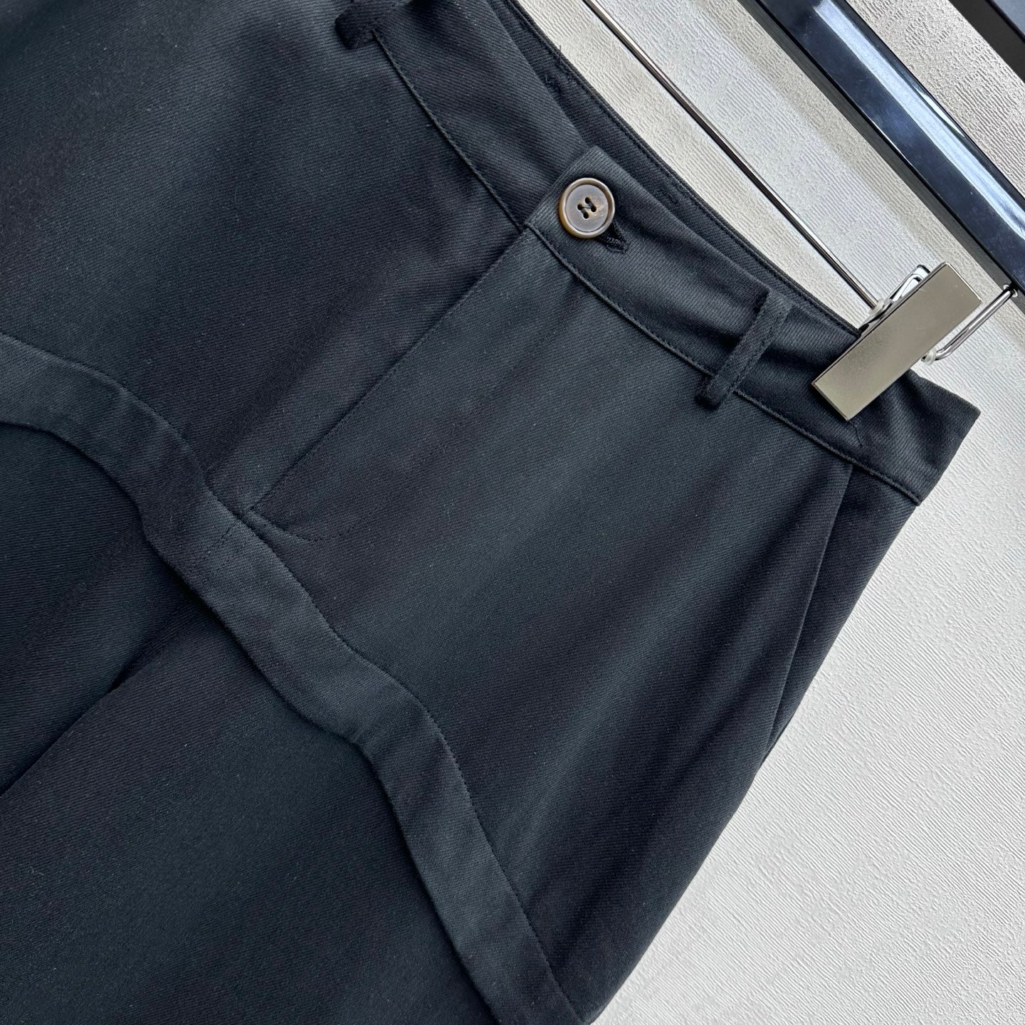 Straight-leg jeans