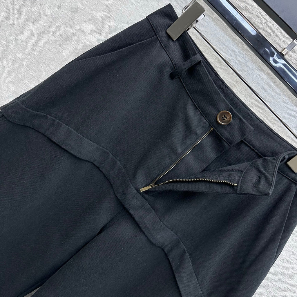 Straight-leg jeans