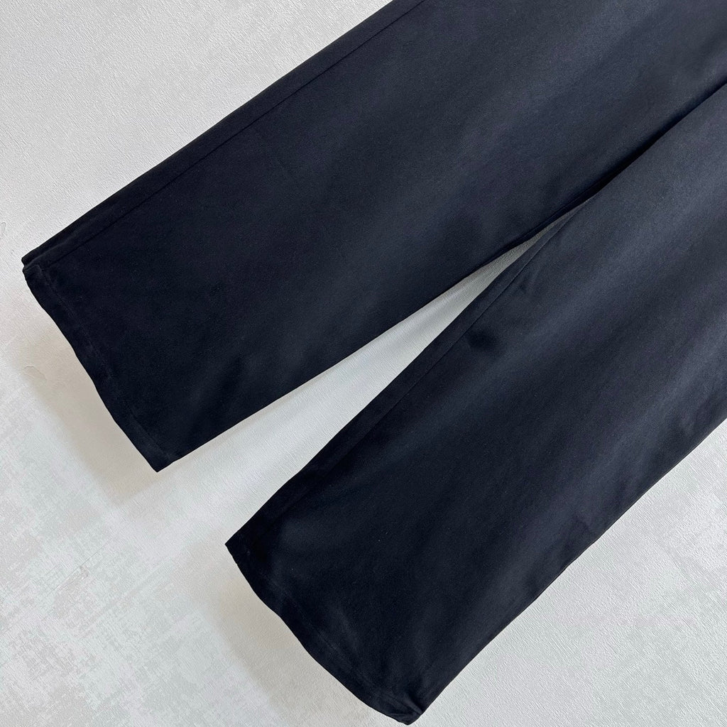 Straight-leg jeans