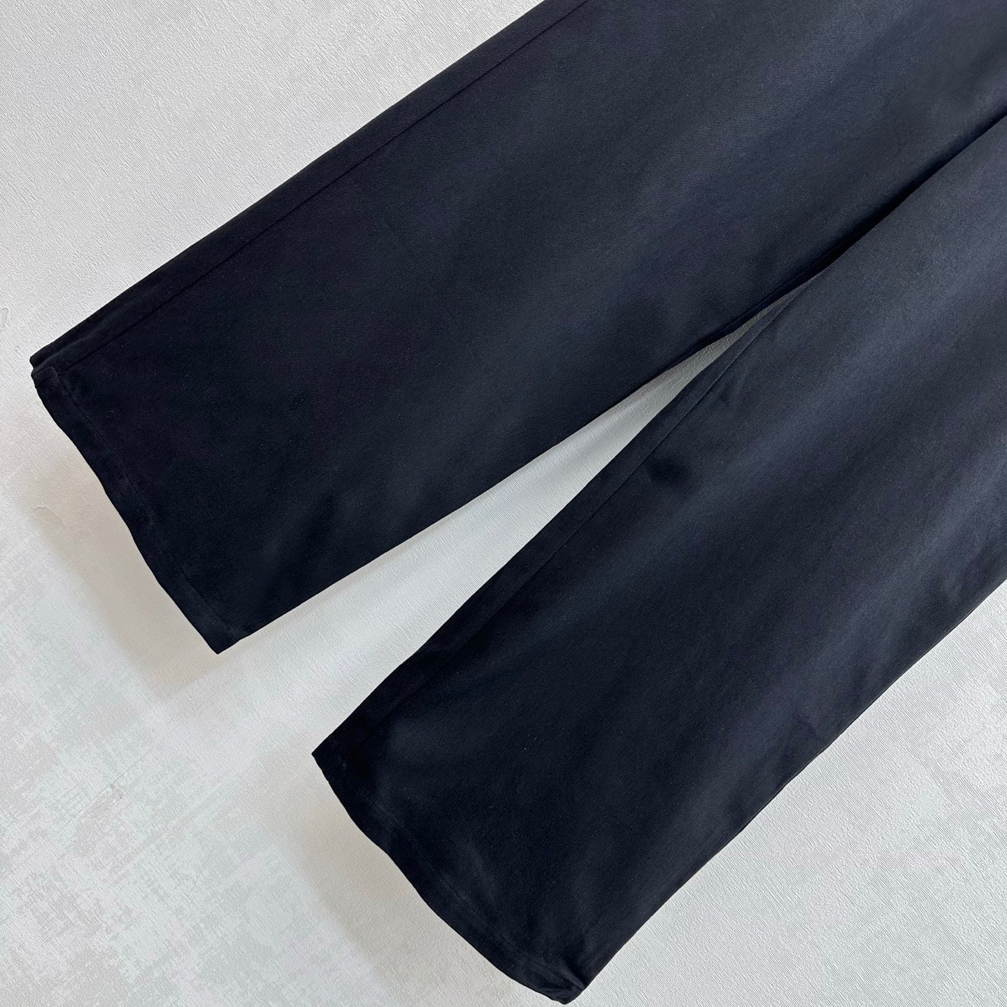 Straight-leg jeans