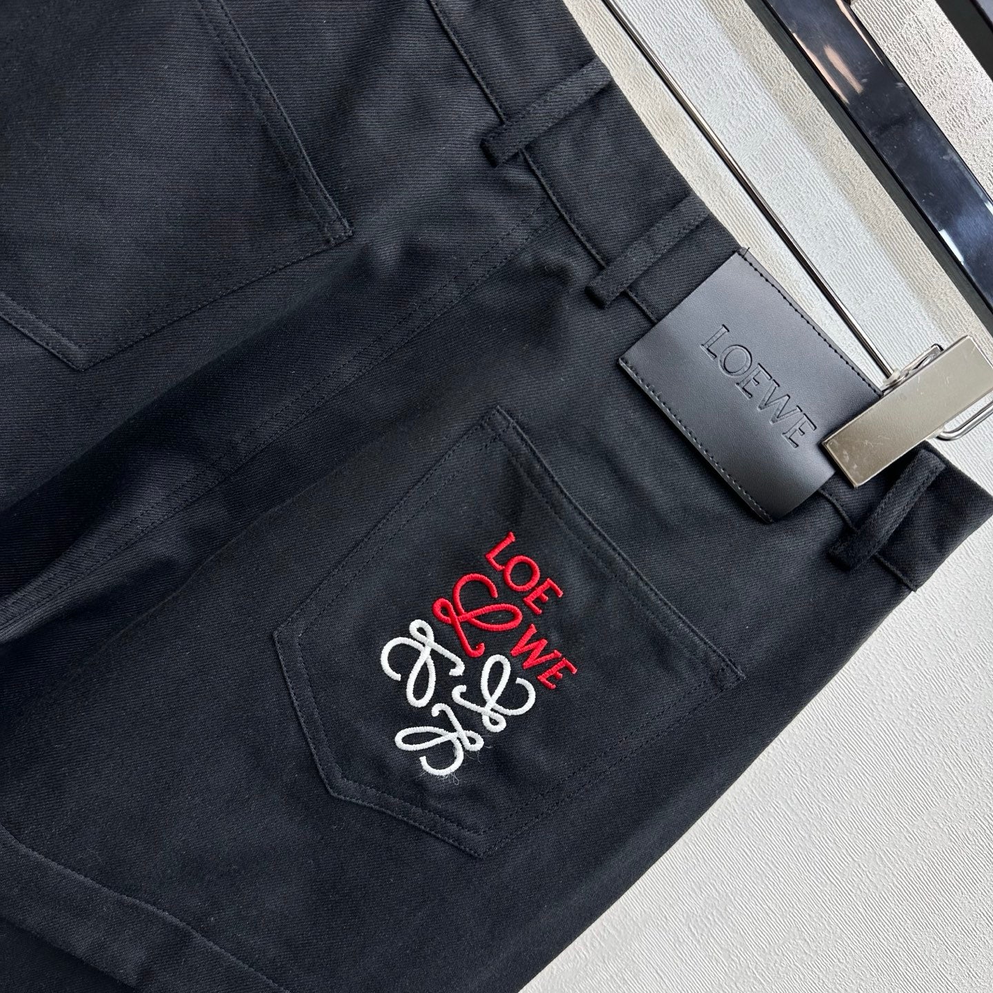 Straight-leg jeans