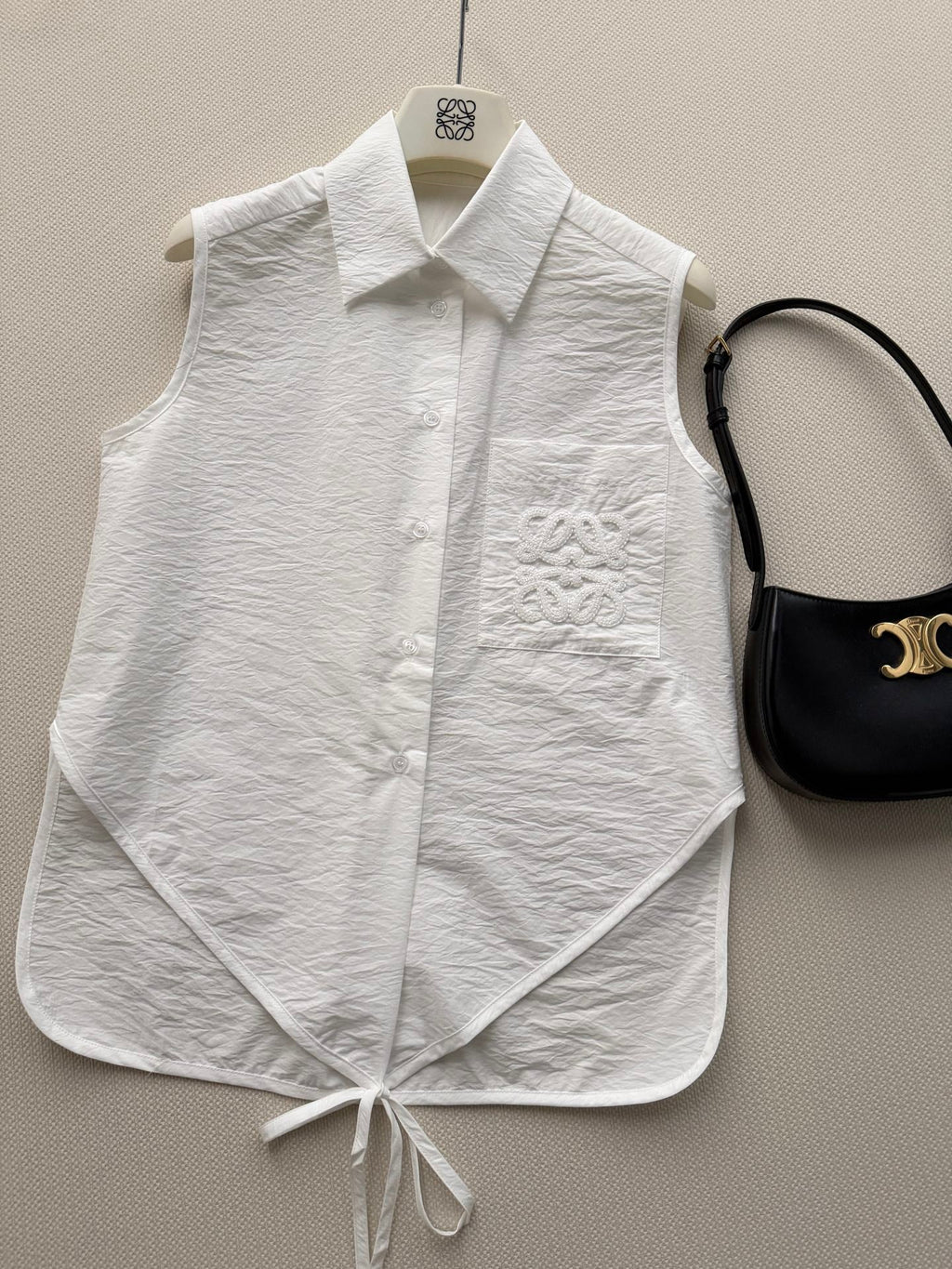 Sleeveless shirt vest