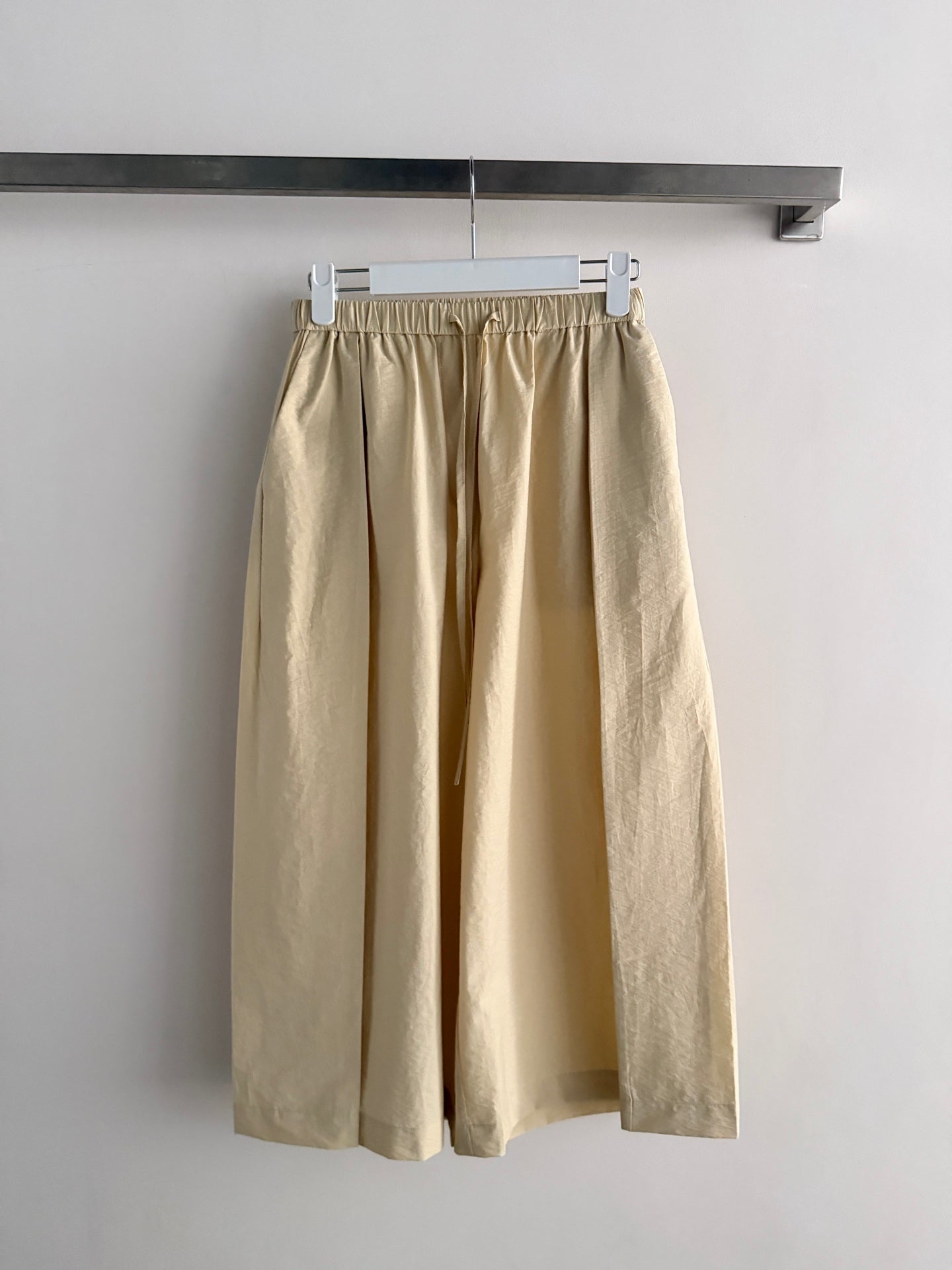 Lightweight and Breathable Wide-Leg Pants