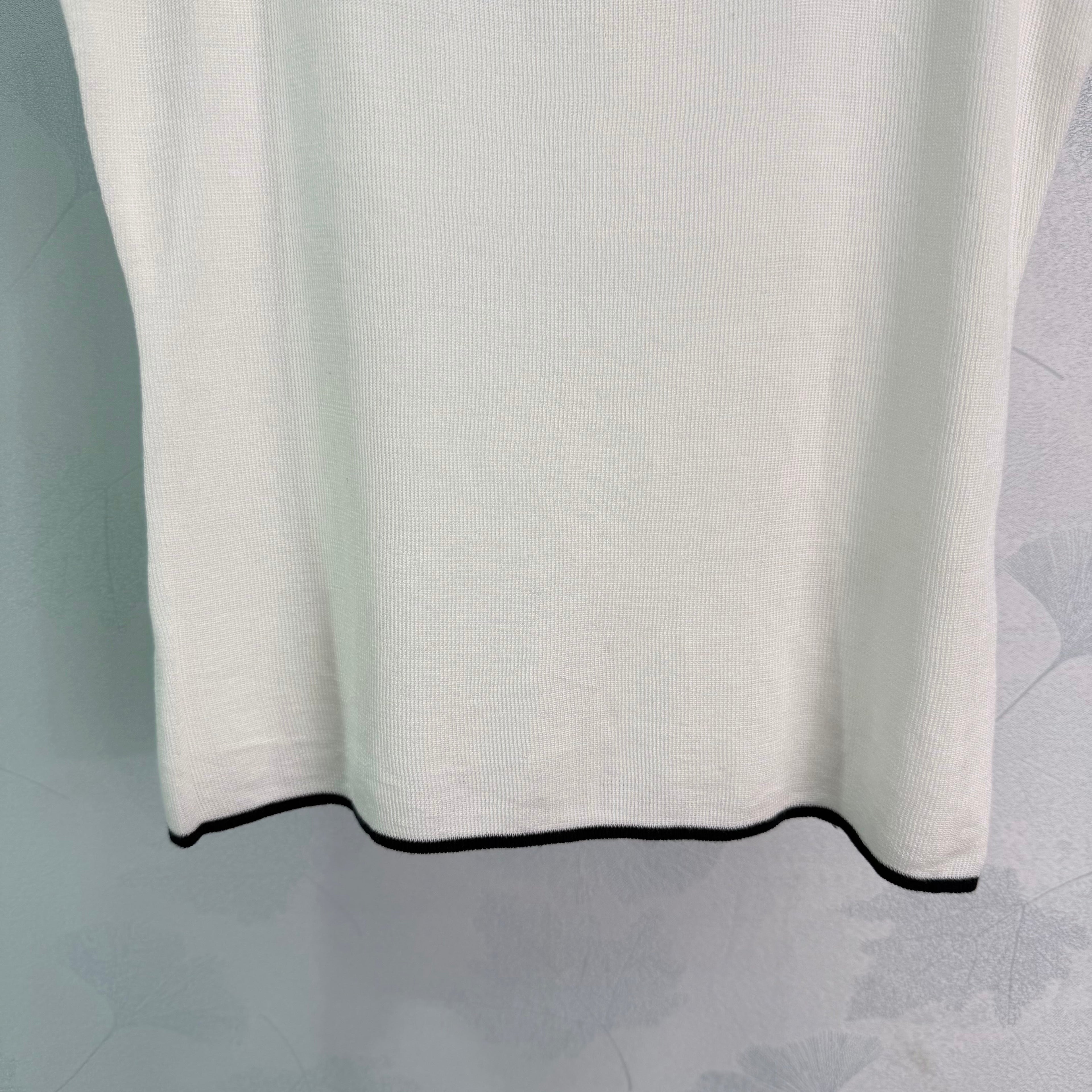 New knitted vest