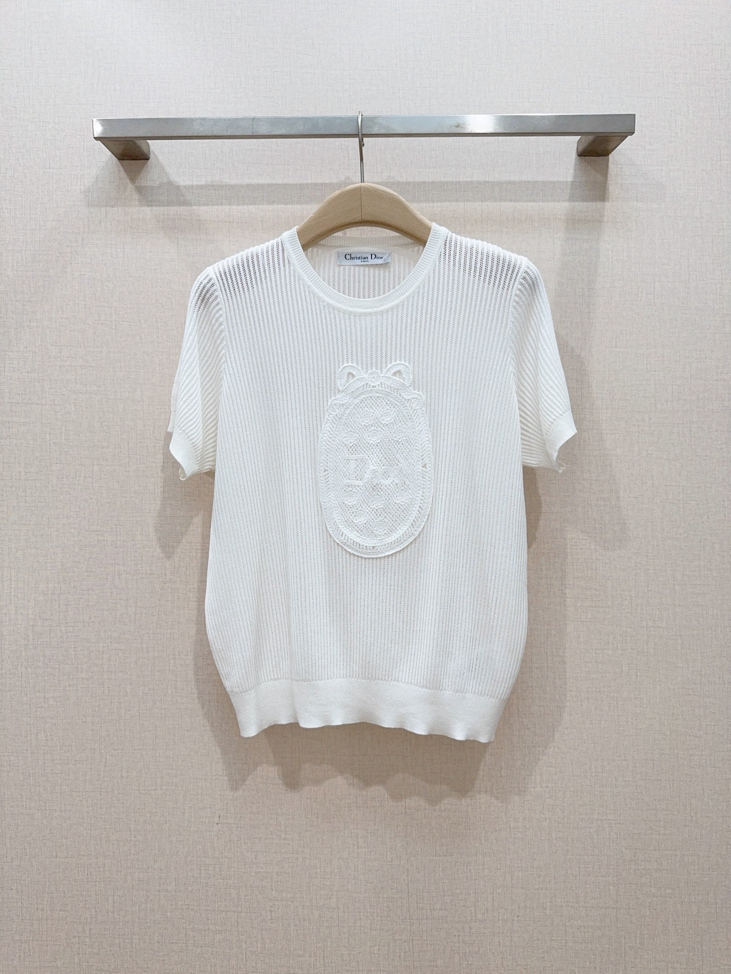 Hollow-out lace knit short-sleeved top