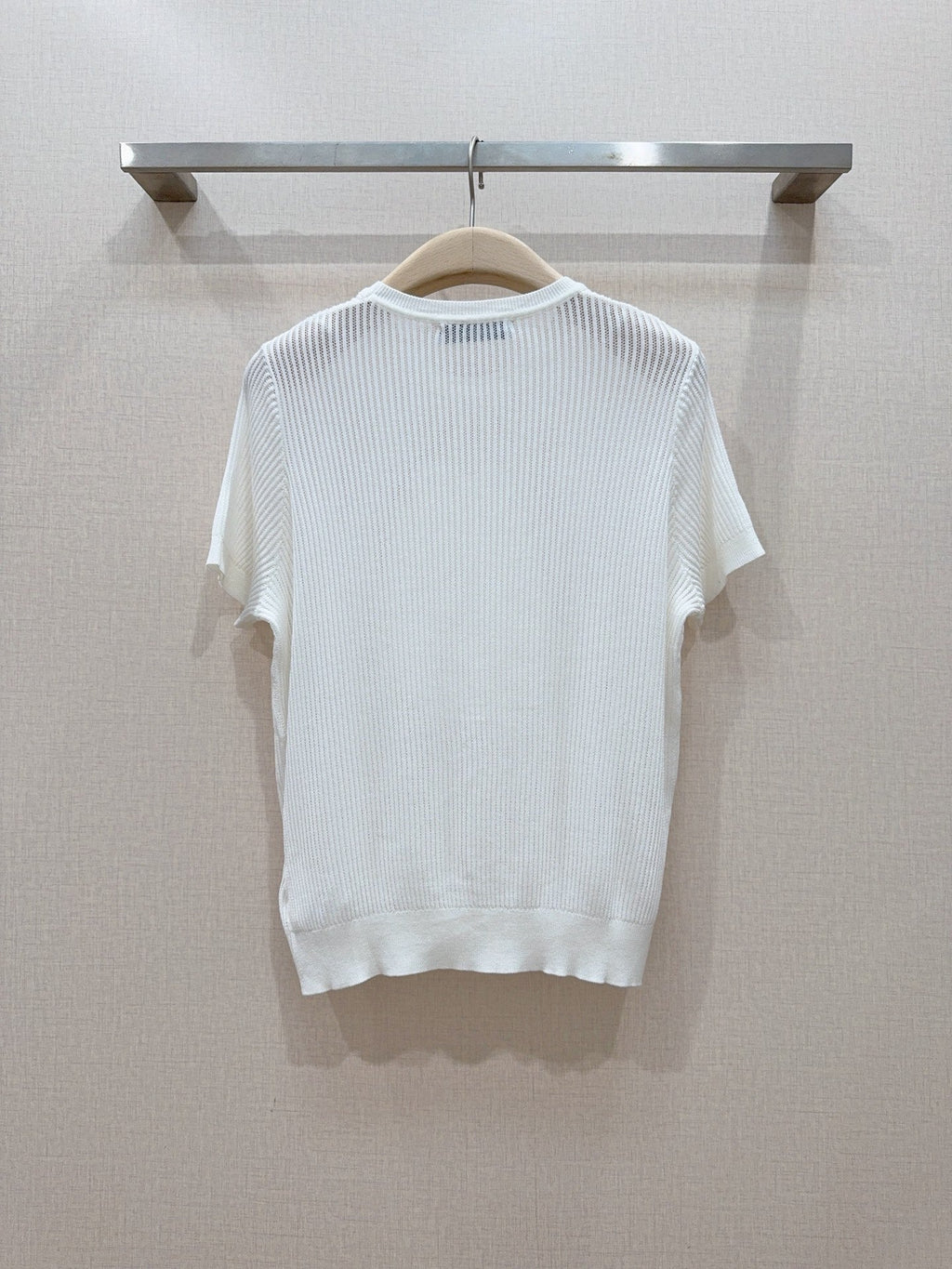 Hollow-out lace knit short-sleeved top