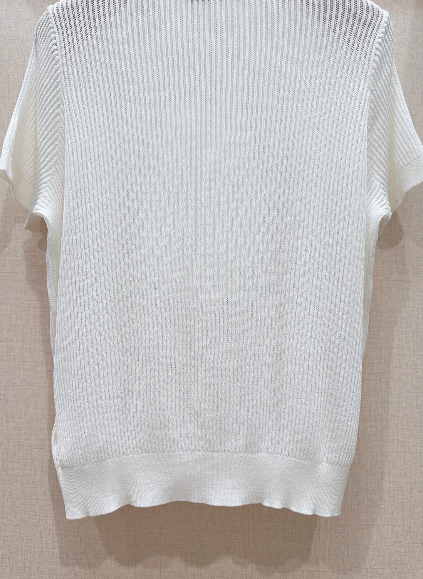 Hollow-out lace knit short-sleeved top