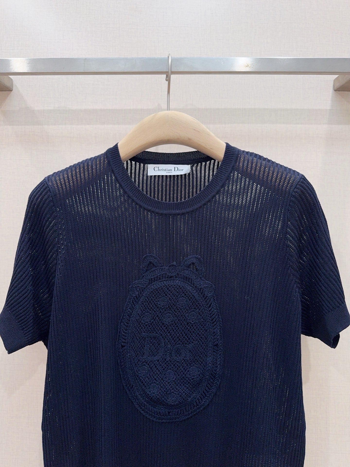 Hollow-out lace knit short-sleeved top