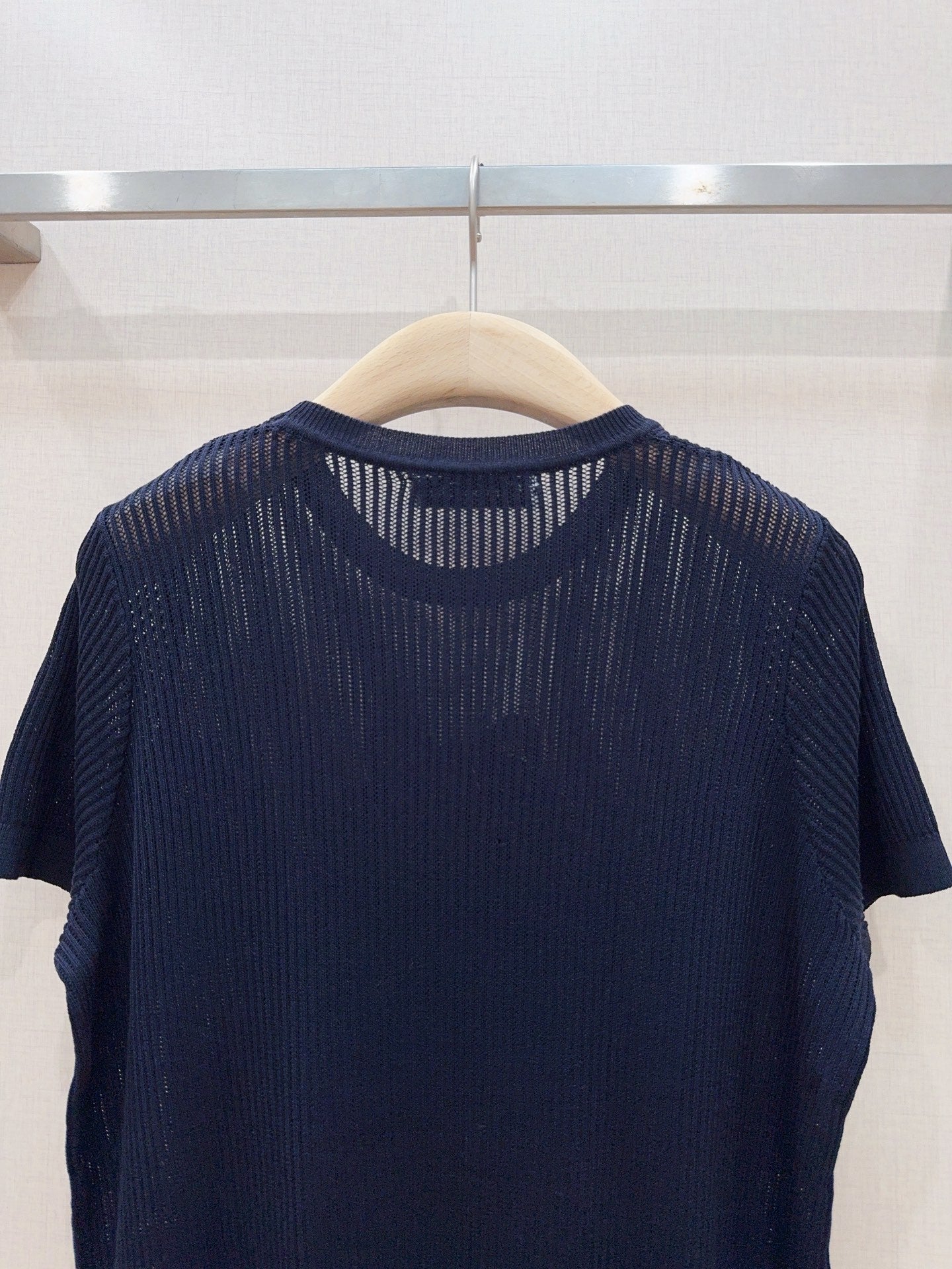 Hollow-out lace knit short-sleeved top
