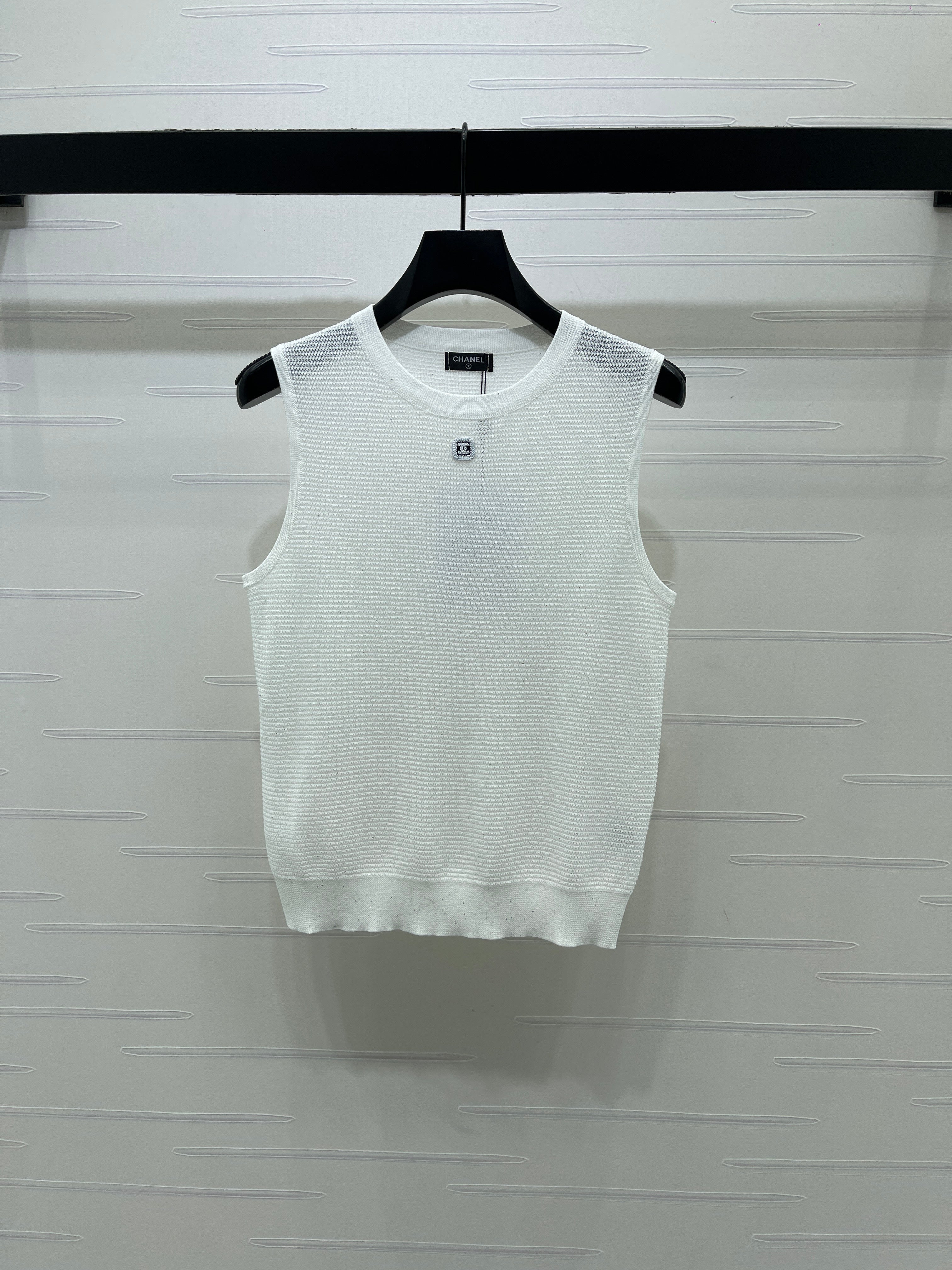 Sequined Crew Neck Knit vest
