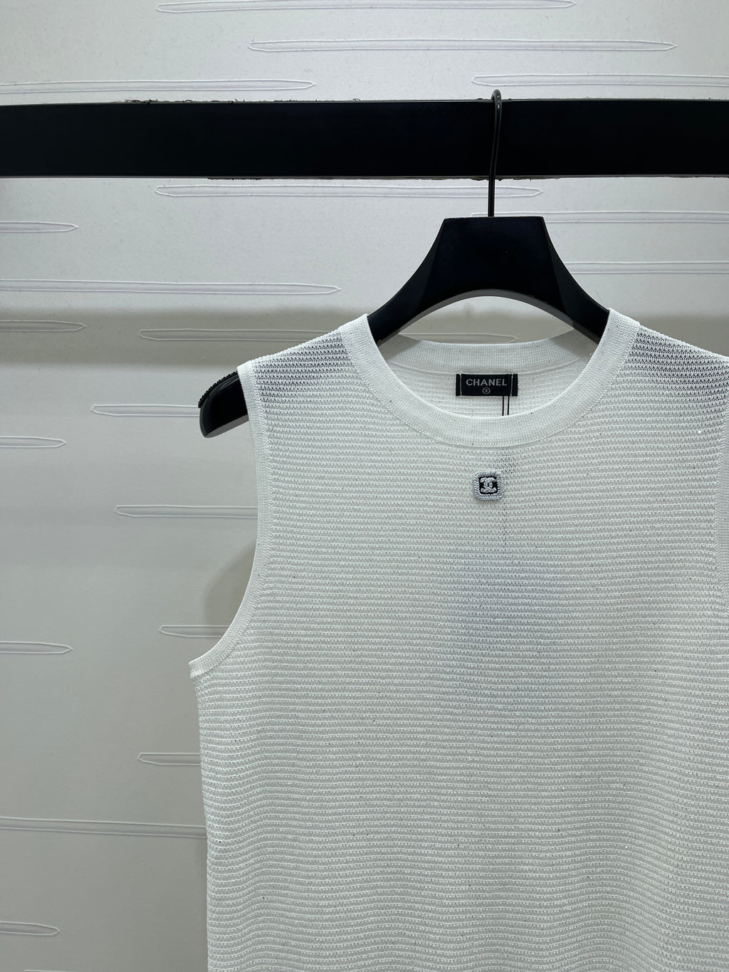 Sequined Crew Neck Knit vest