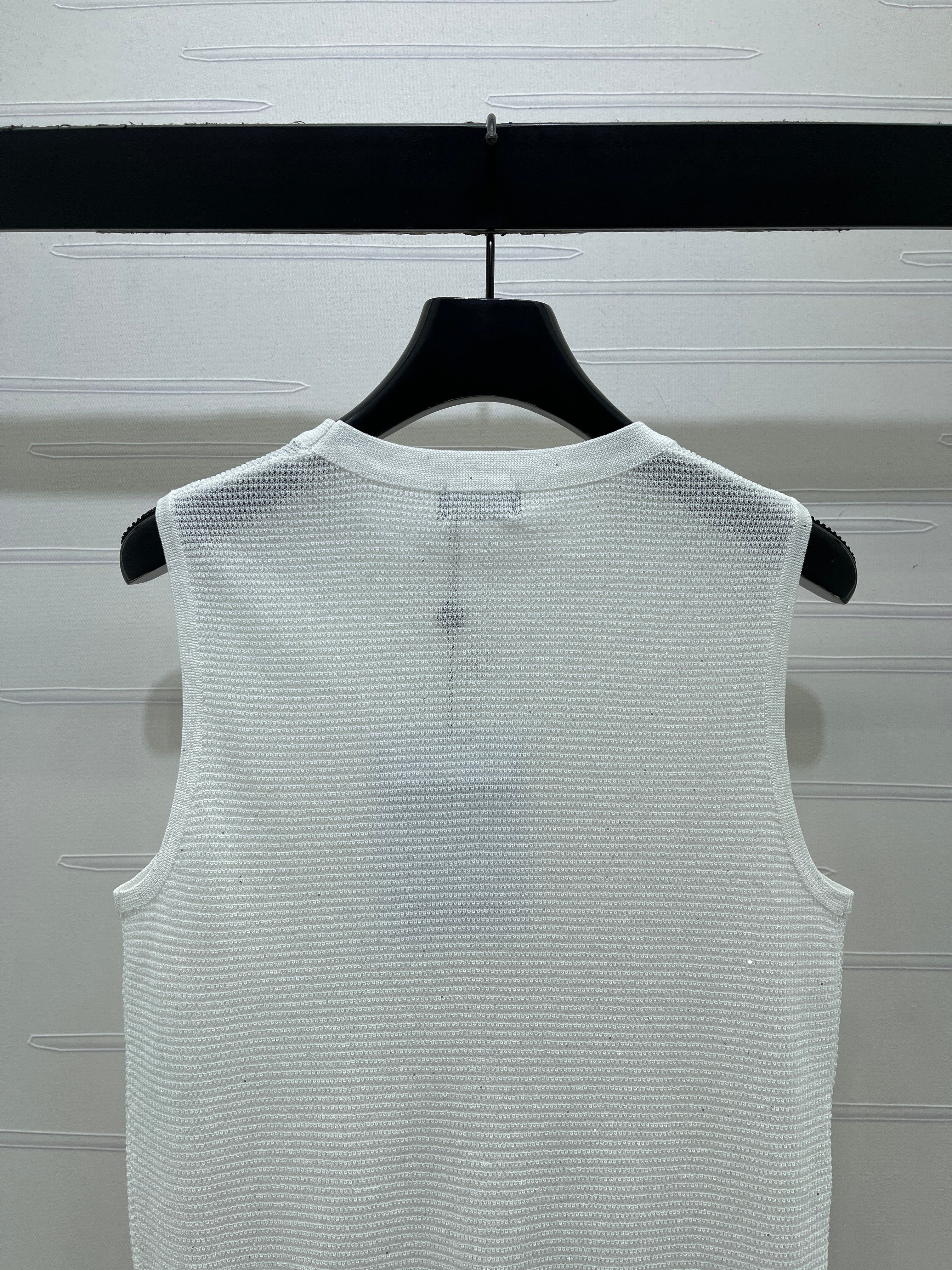 Sequined Crew Neck Knit vest