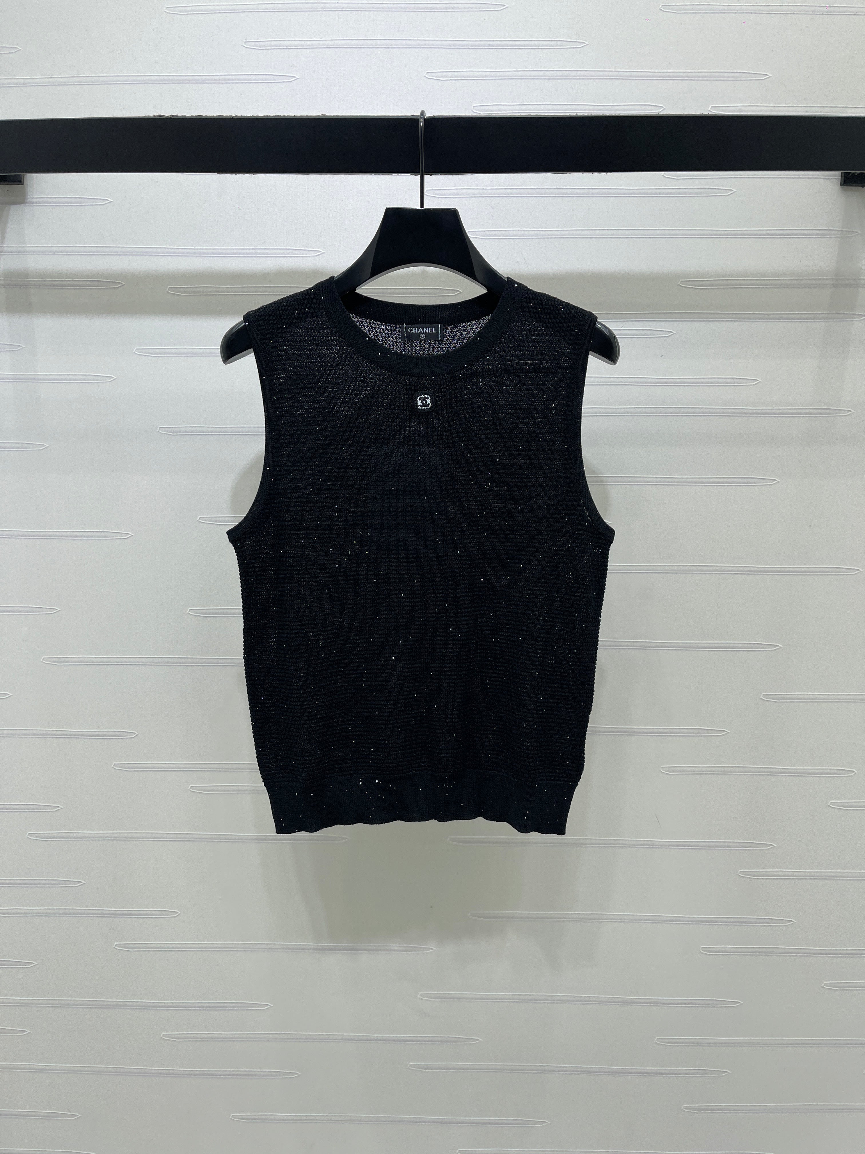 Sequined Crew Neck Knit vest