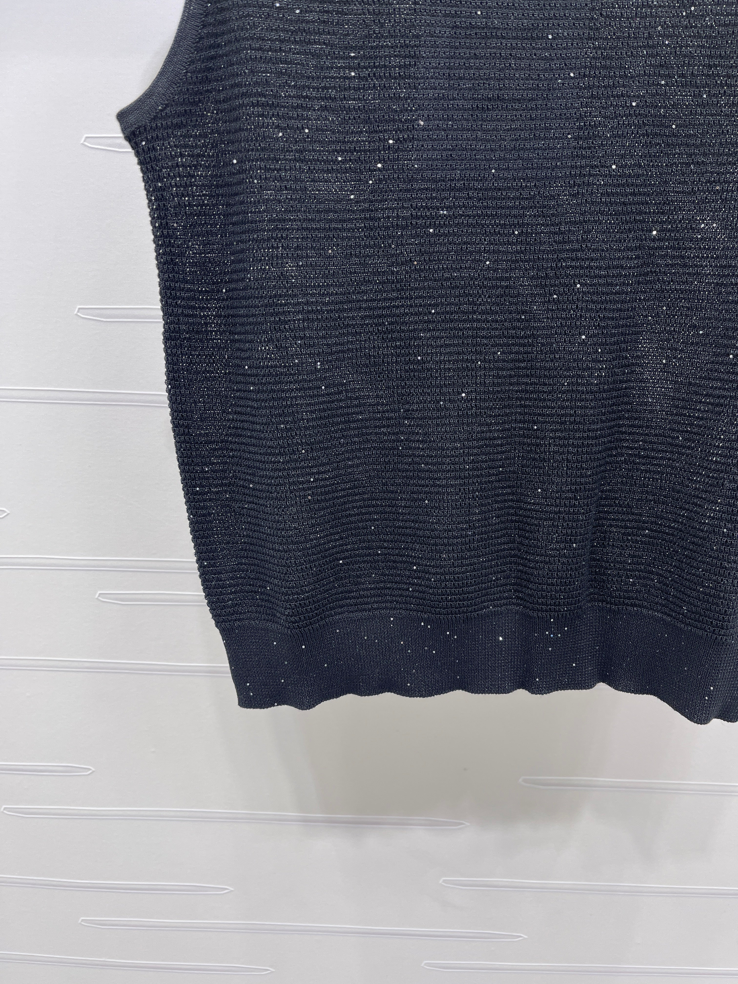 Sequined Crew Neck Knit vest