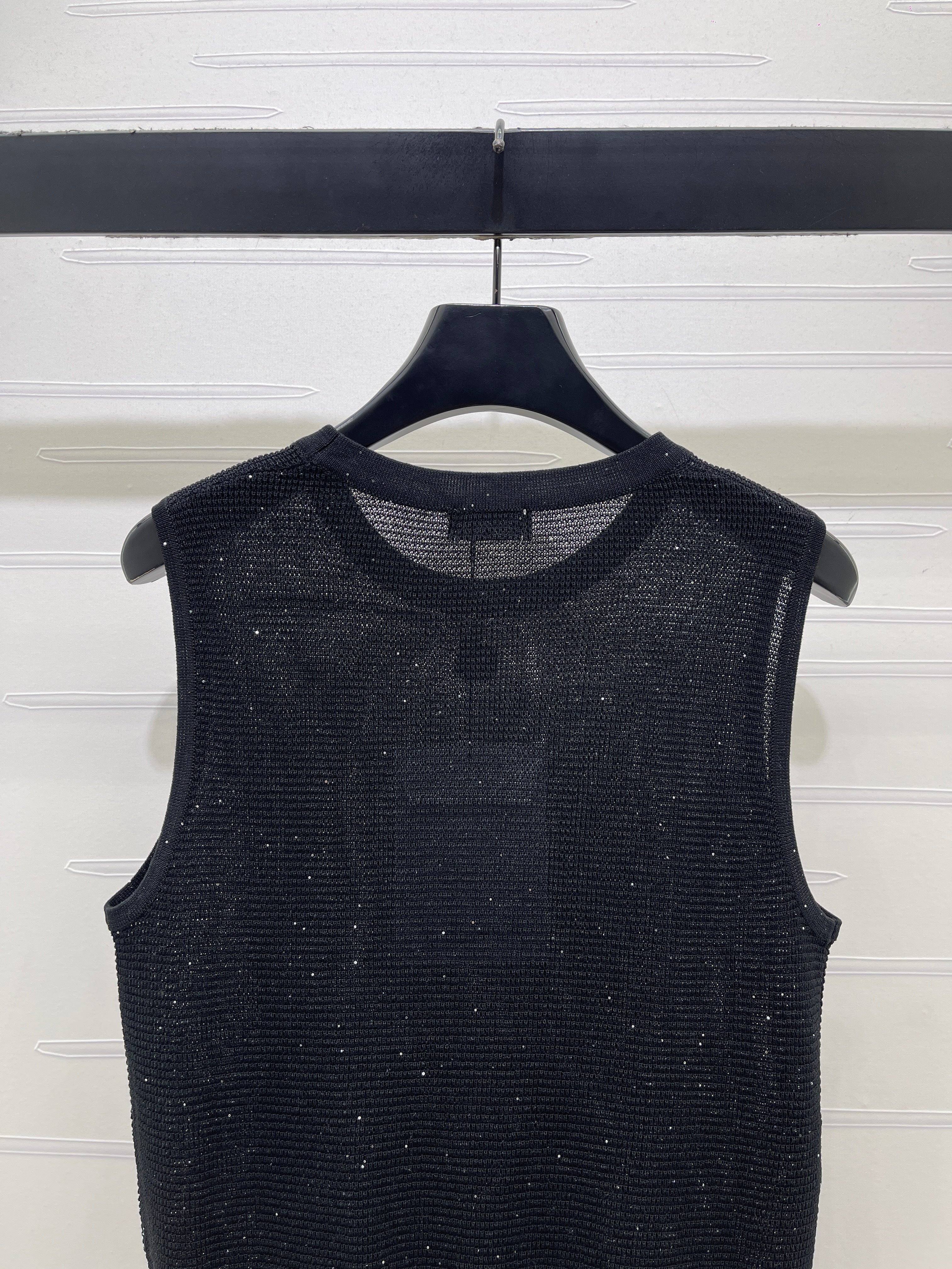 Sequined Crew Neck Knit vest