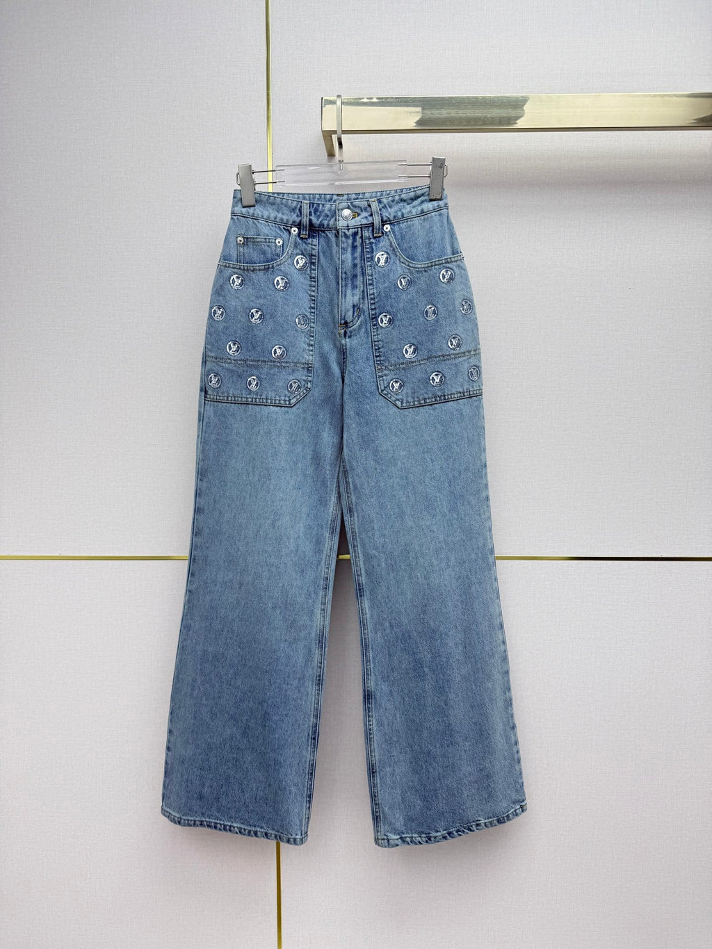 Back pocket rhinestone jeans