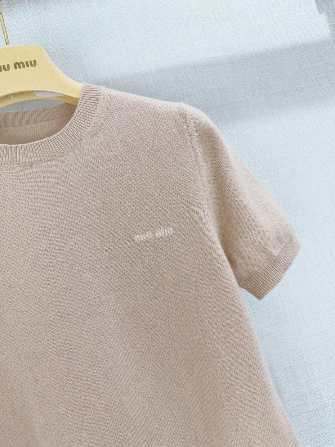 Lace-trimmed knit short-sleeved top