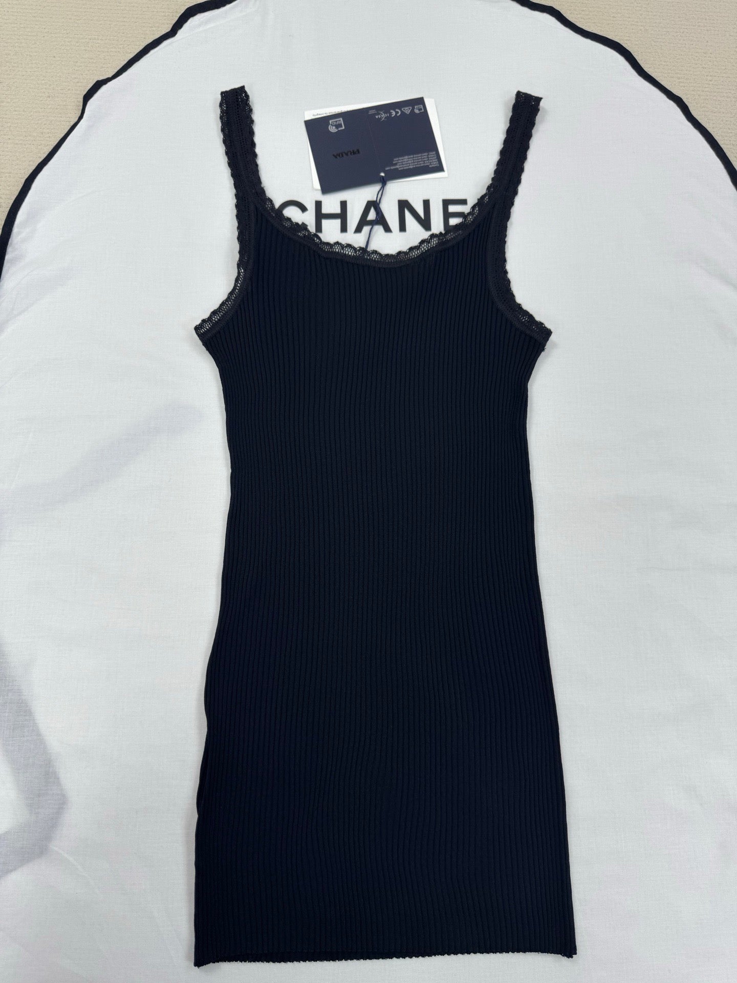 Cotton lace V-neck vest