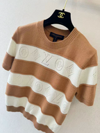 26 Striped short sleeved knitted sweater