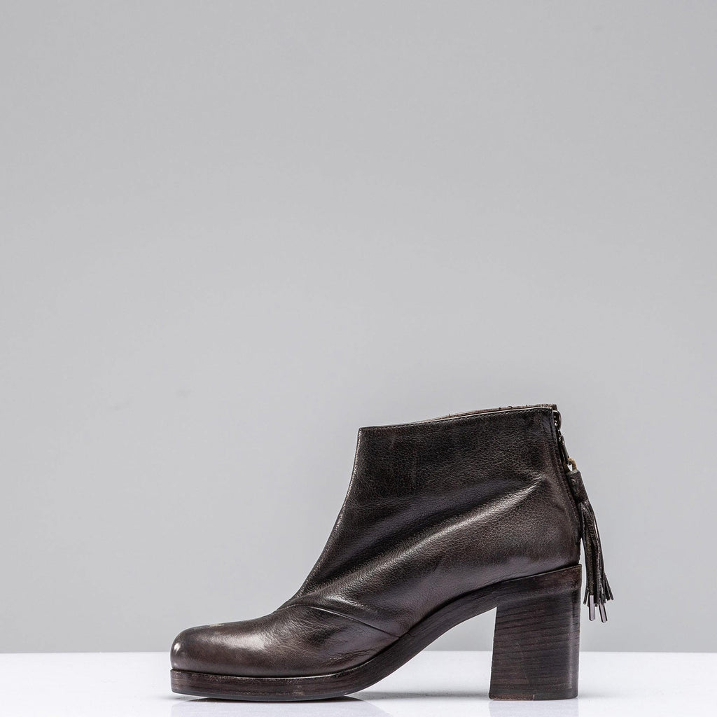 Bettina Short Boot In Grey