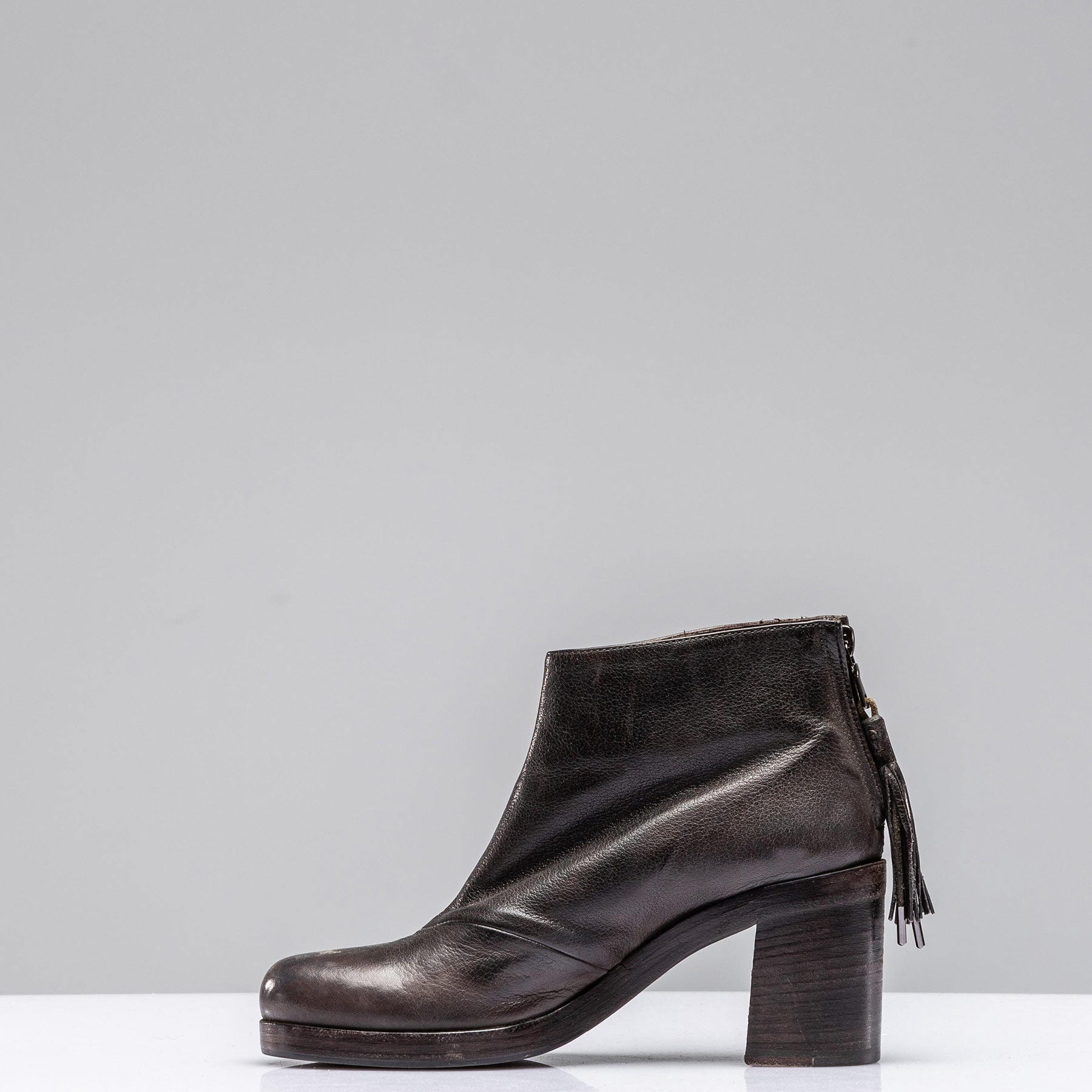 Bettina Short Boot In Grey
