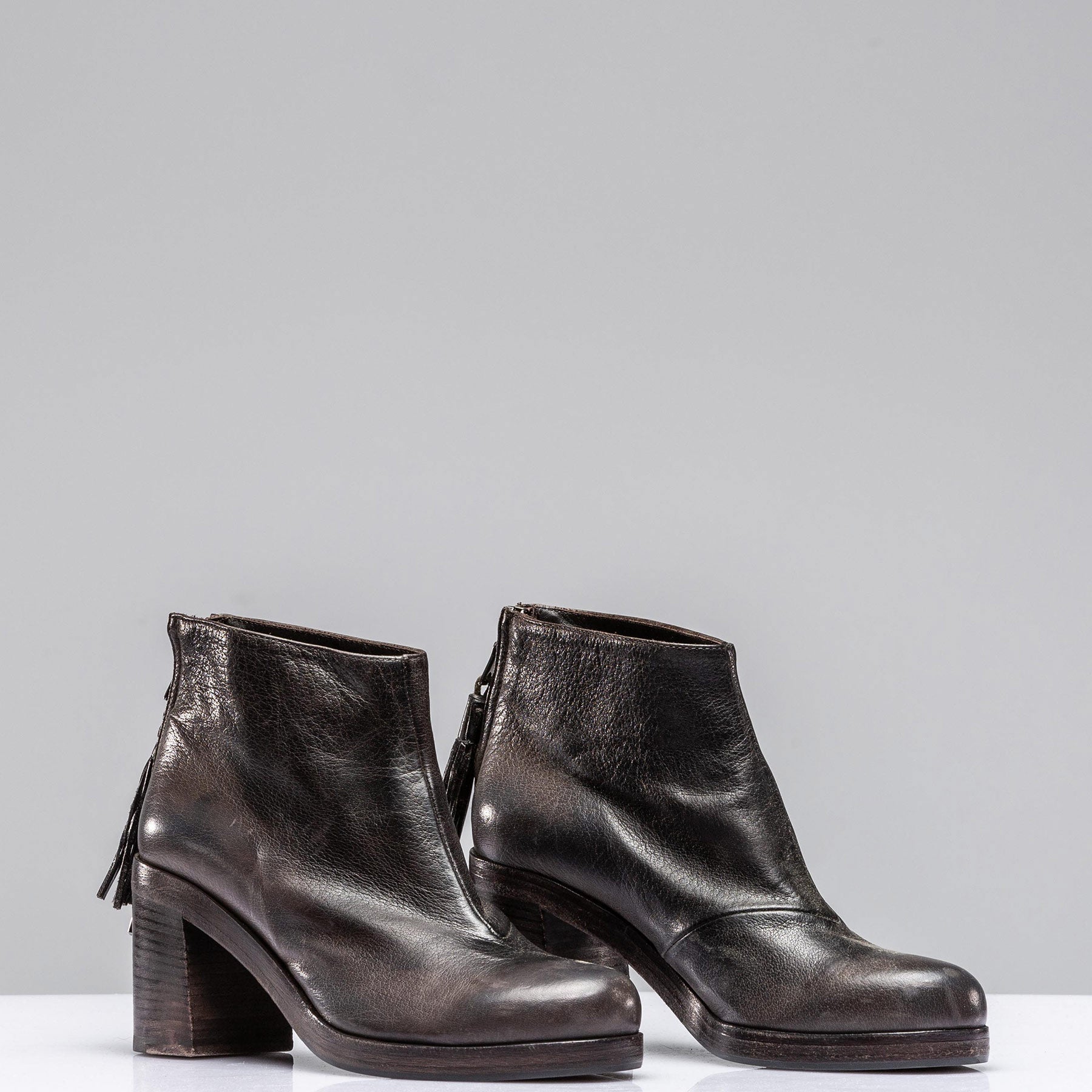Bettina Short Boot In Grey