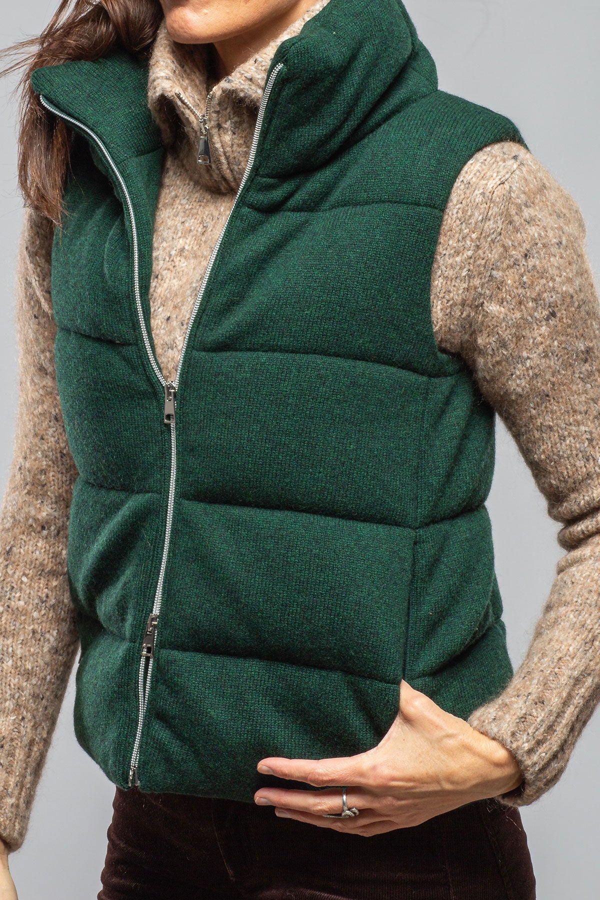 Yeva Wool Cashmere Puffer Vest In Malachite