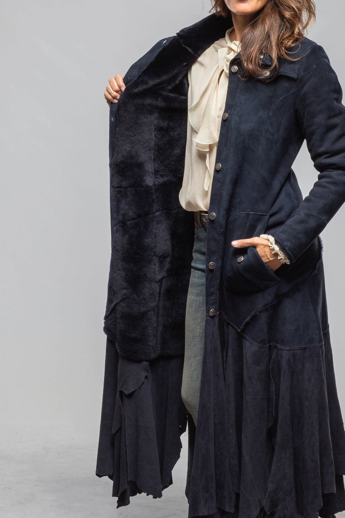 Cori Long Shearling In Navy Blue