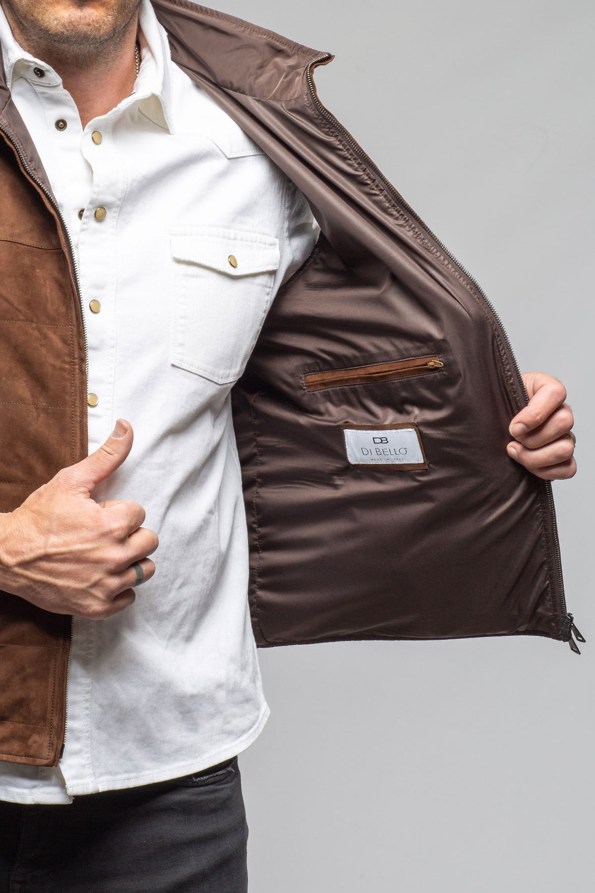 Riley Vest In Chocolate