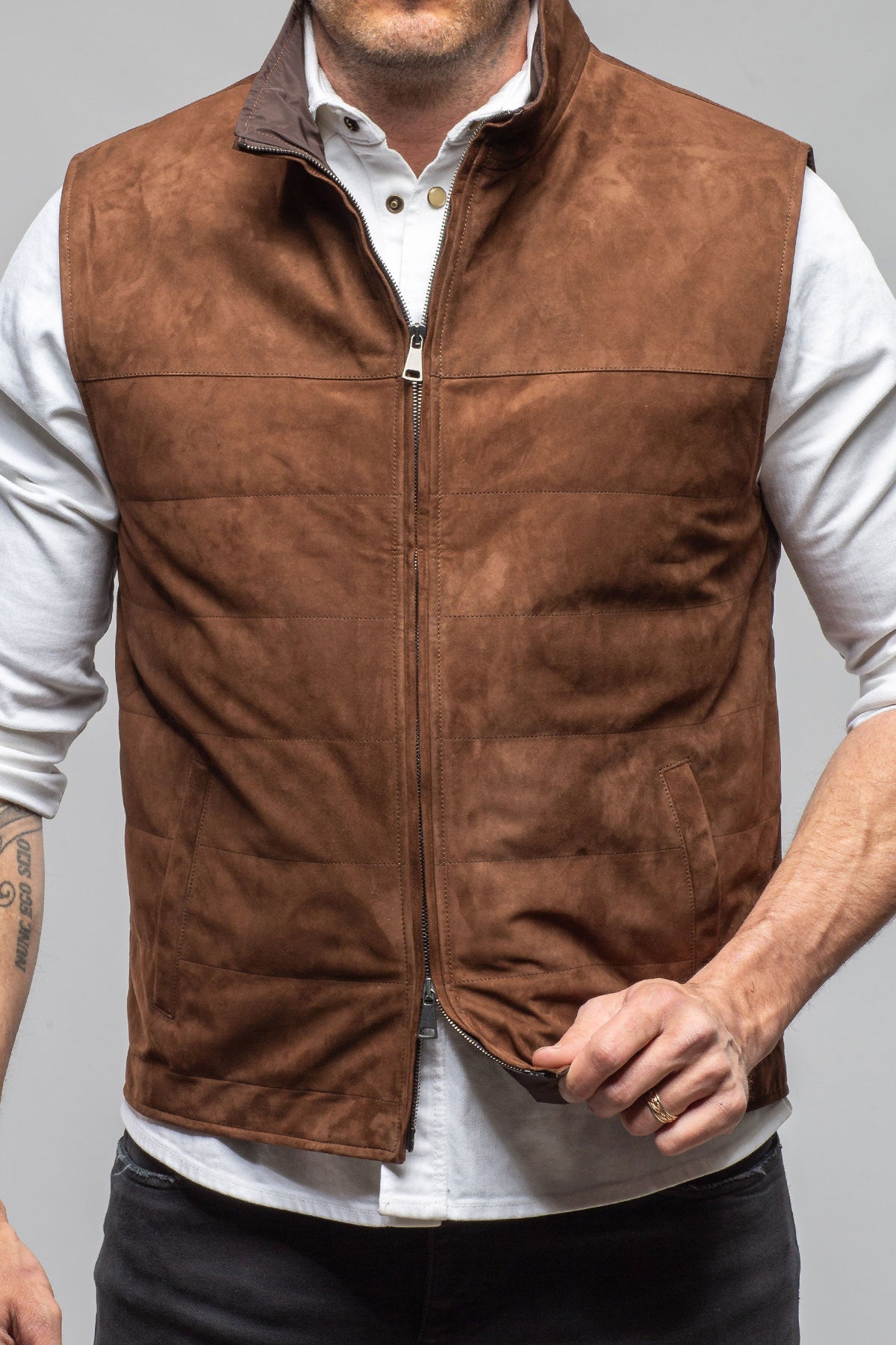 Riley Vest In Chocolate