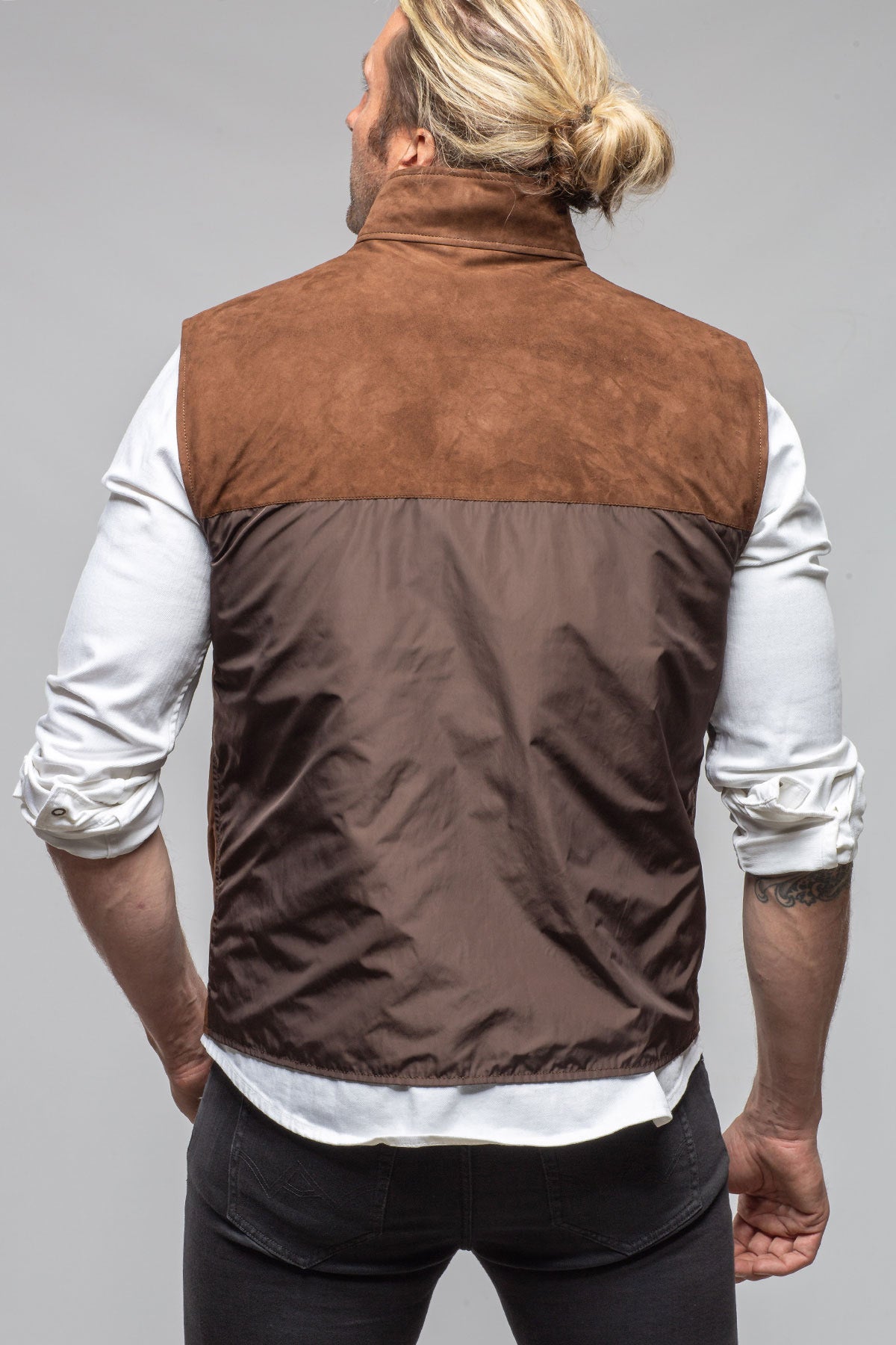 Riley Vest In Chocolate