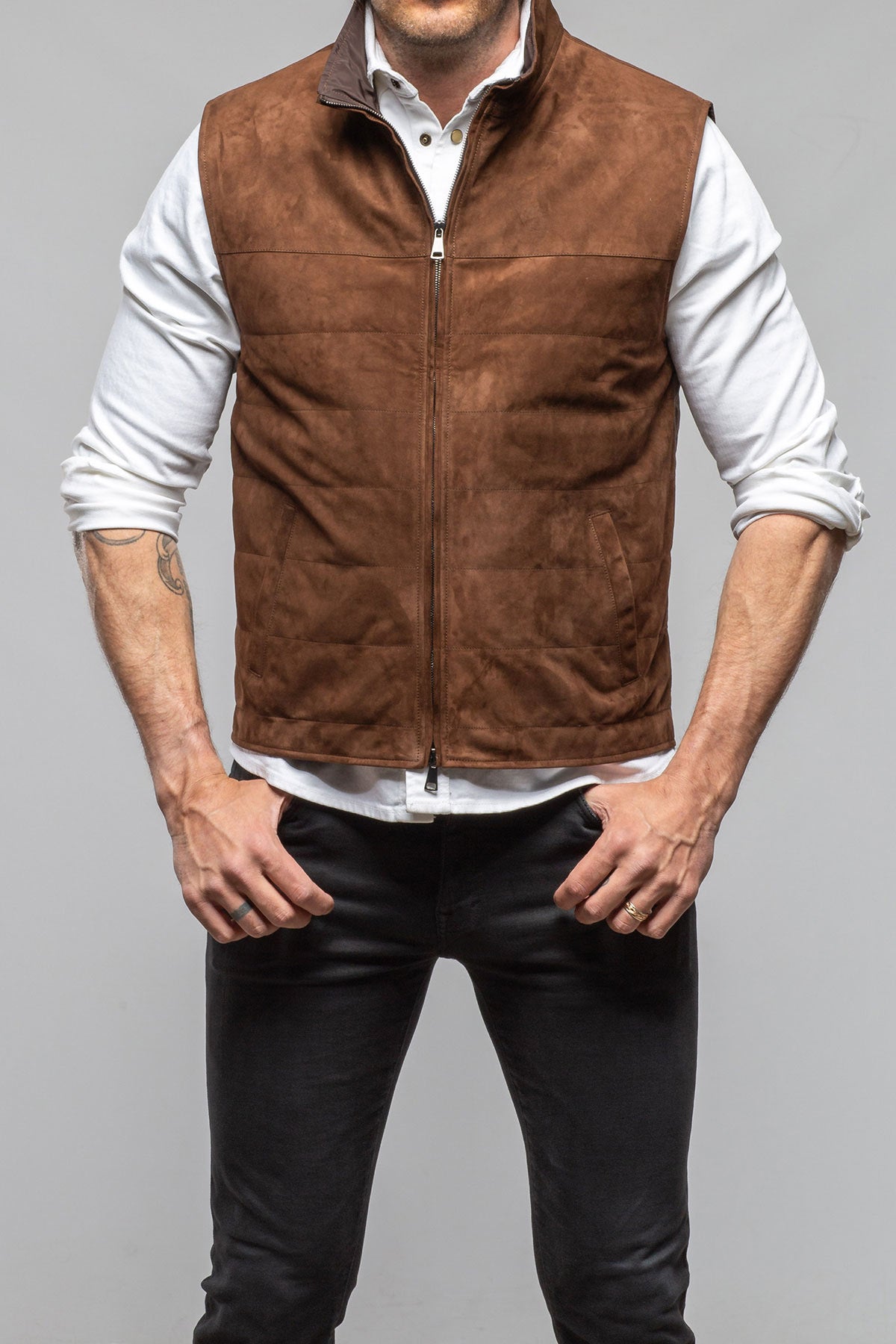Riley Vest In Chocolate