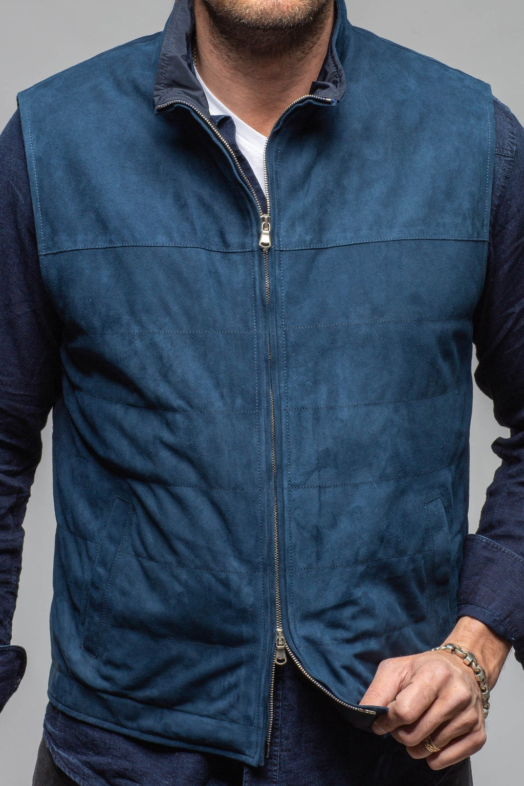Riley Vest In Navy